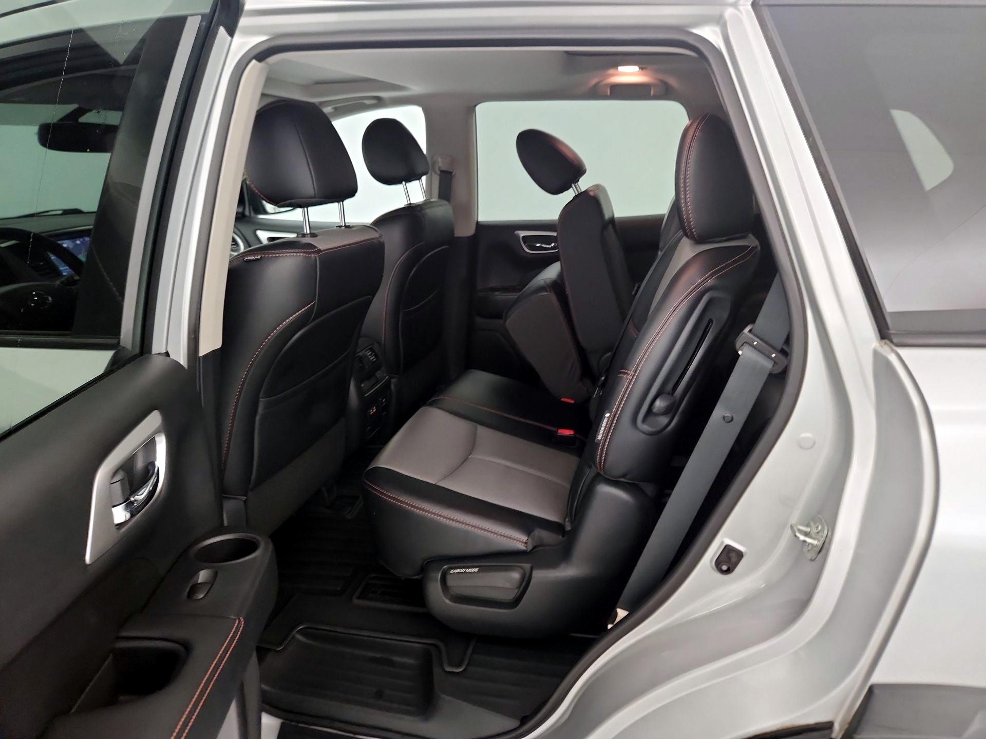 Thumbnail: 2020 Nissan Pathfinder - 17