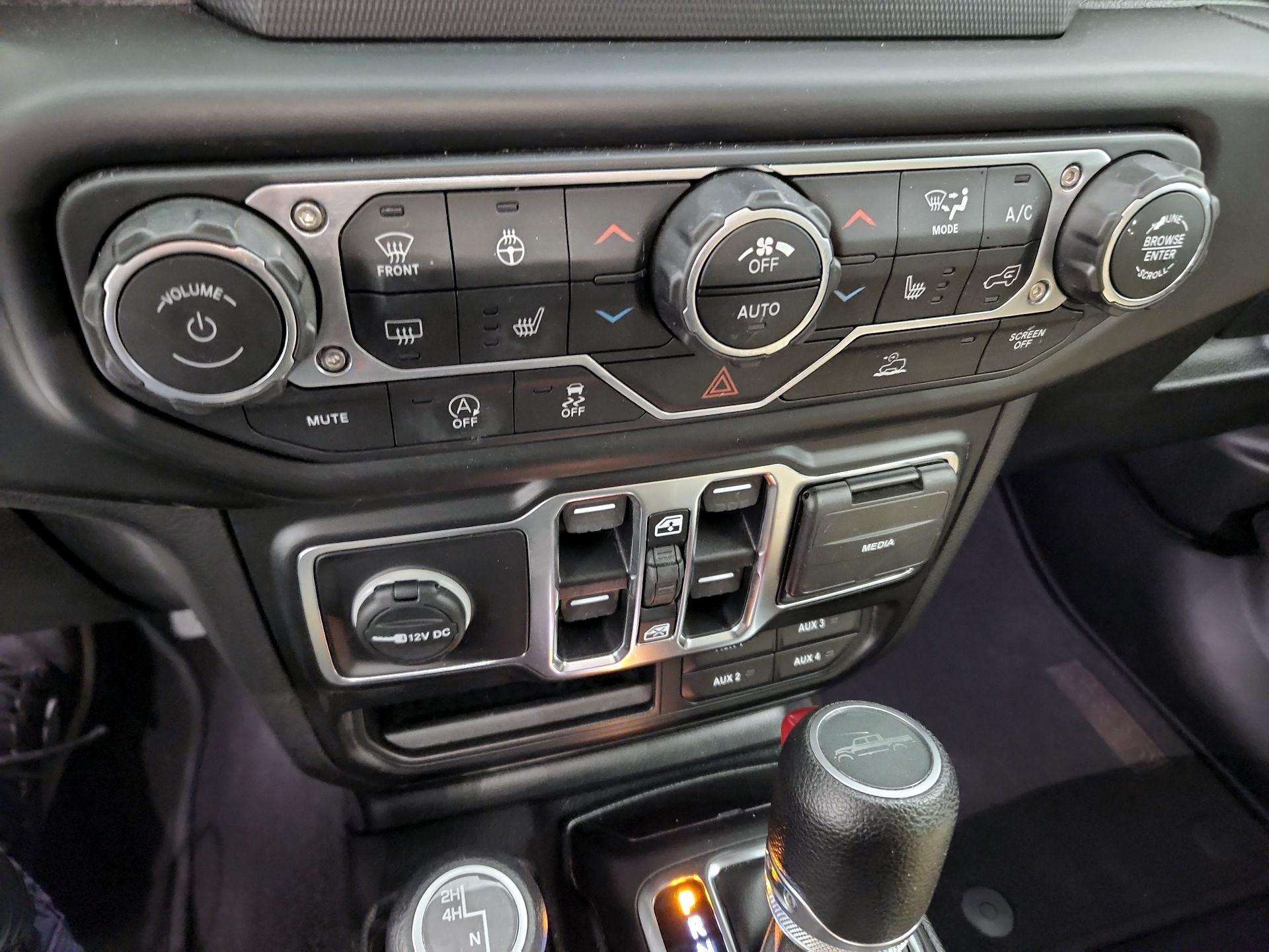 Thumbnail: 2020 Jeep Gladiator - 16