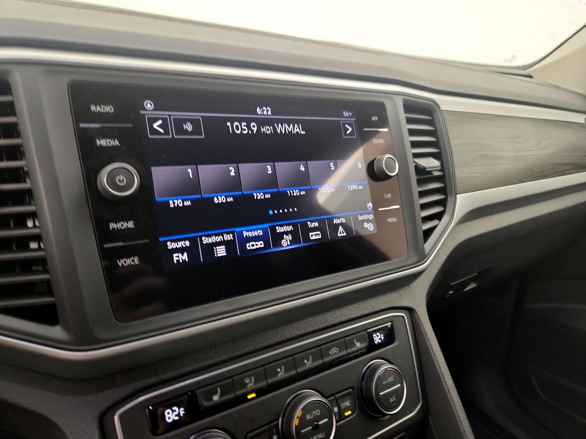 Thumbnail: 2021 Volkswagen Atlas - 14