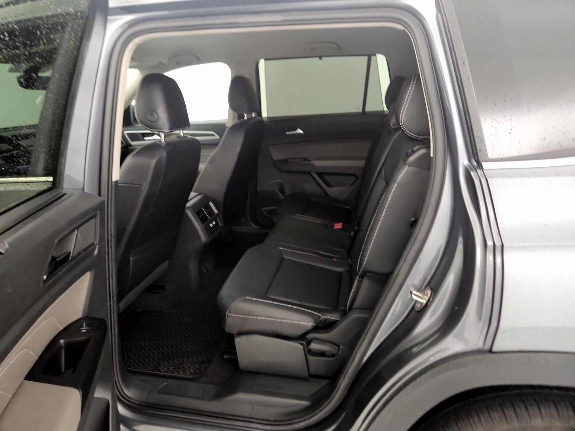 Thumbnail: 2021 Volkswagen Atlas - 17