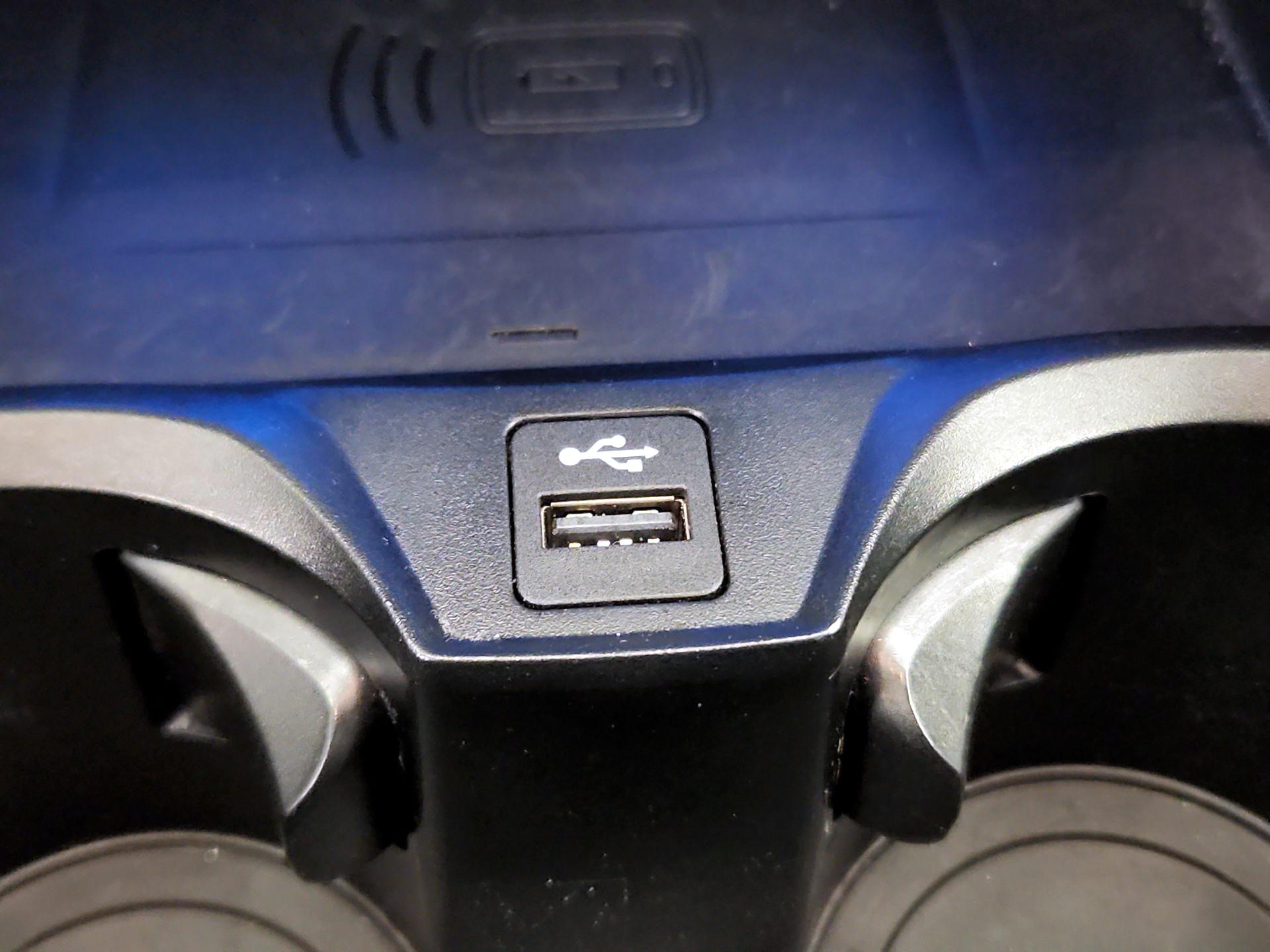 Thumbnail: 2024 BMW i4 - 19