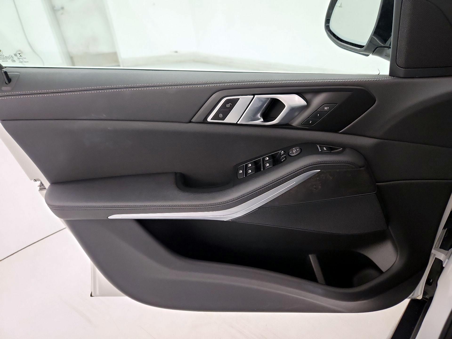 Thumbnail: 2022 BMW X5 - 12