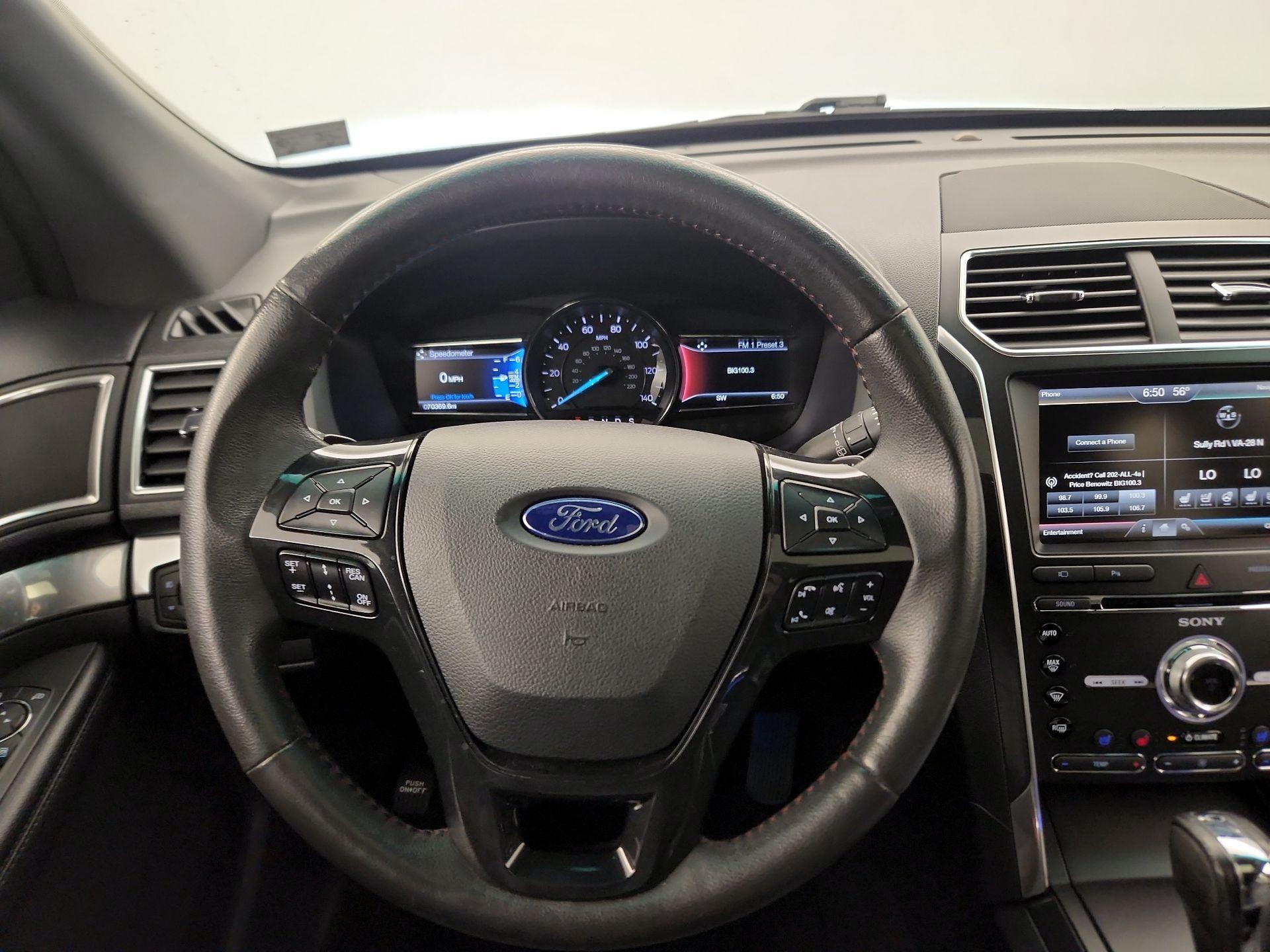 Thumbnail: 2016 Ford Explorer - 10