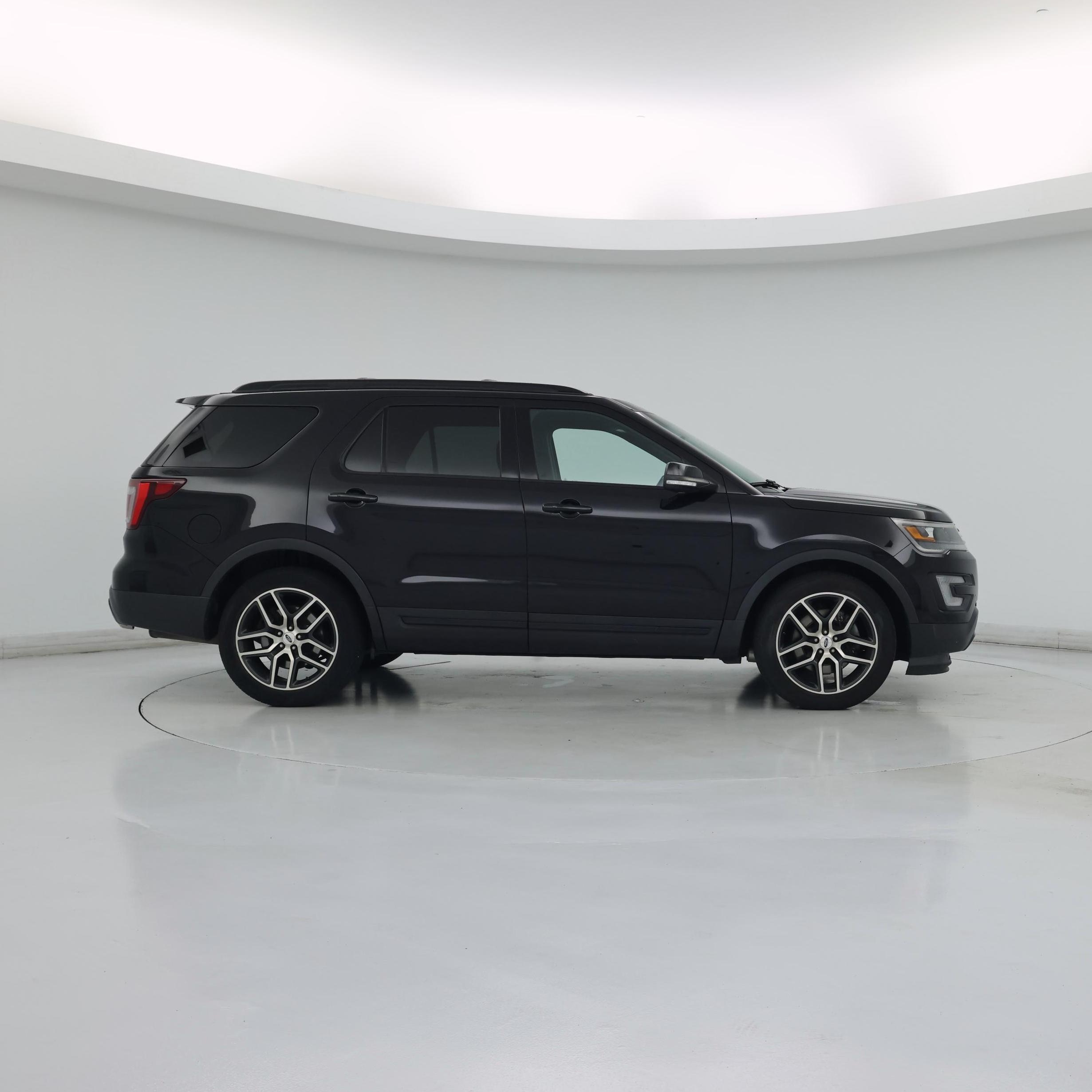 Thumbnail: 2016 Ford Explorer - 7
