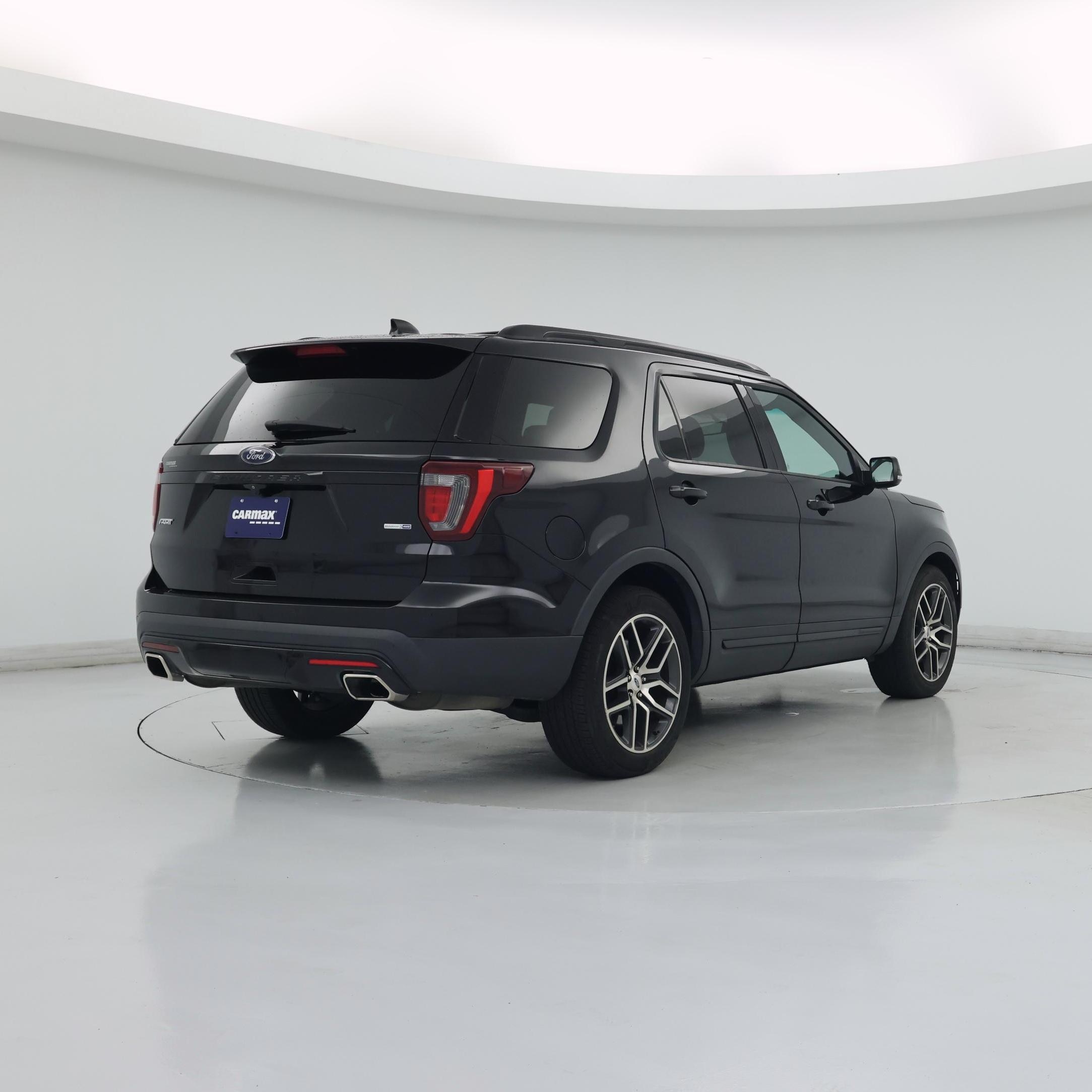 Thumbnail: 2016 Ford Explorer - 8