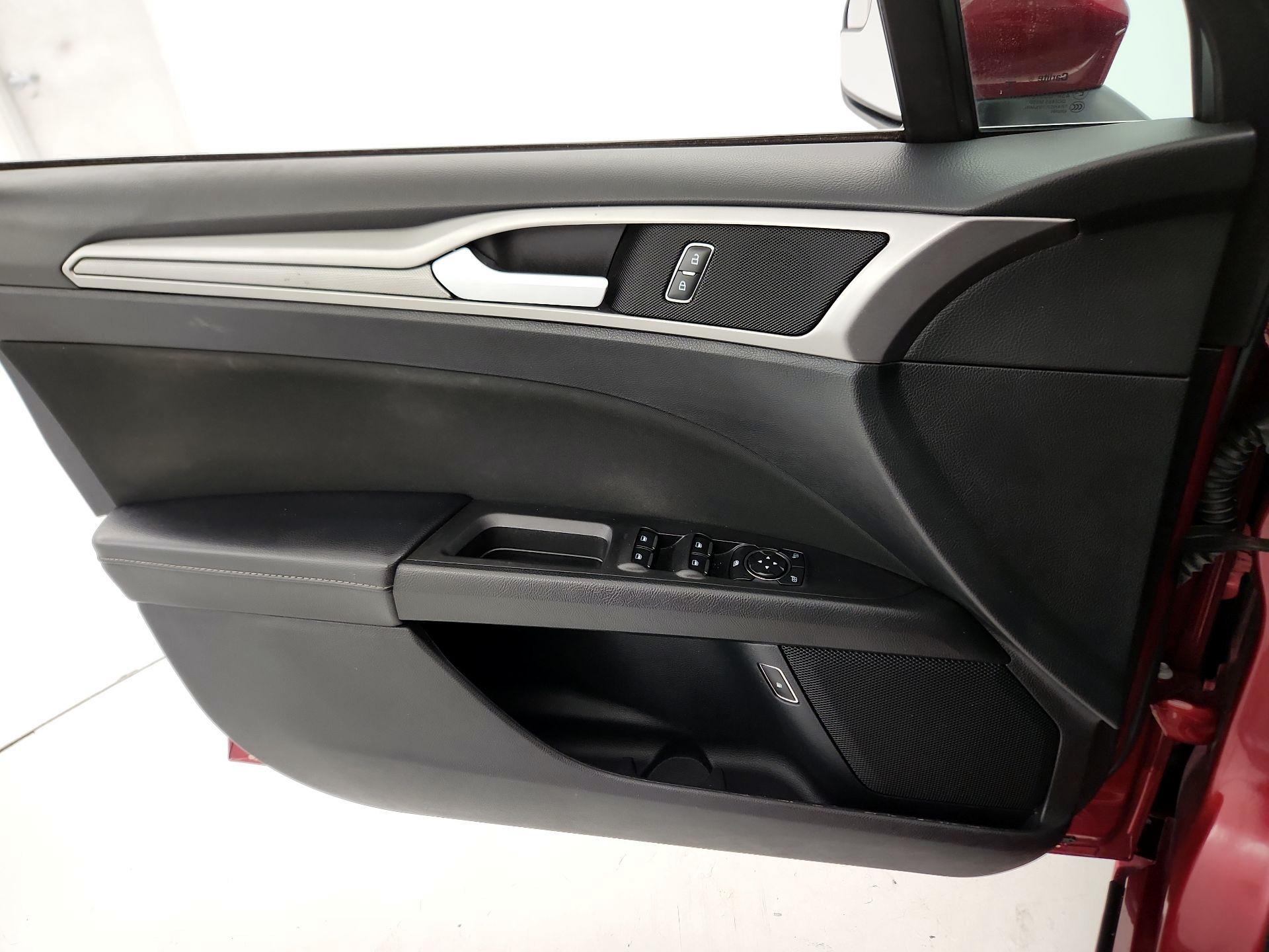 Thumbnail: 2018 Ford Fusion - 13