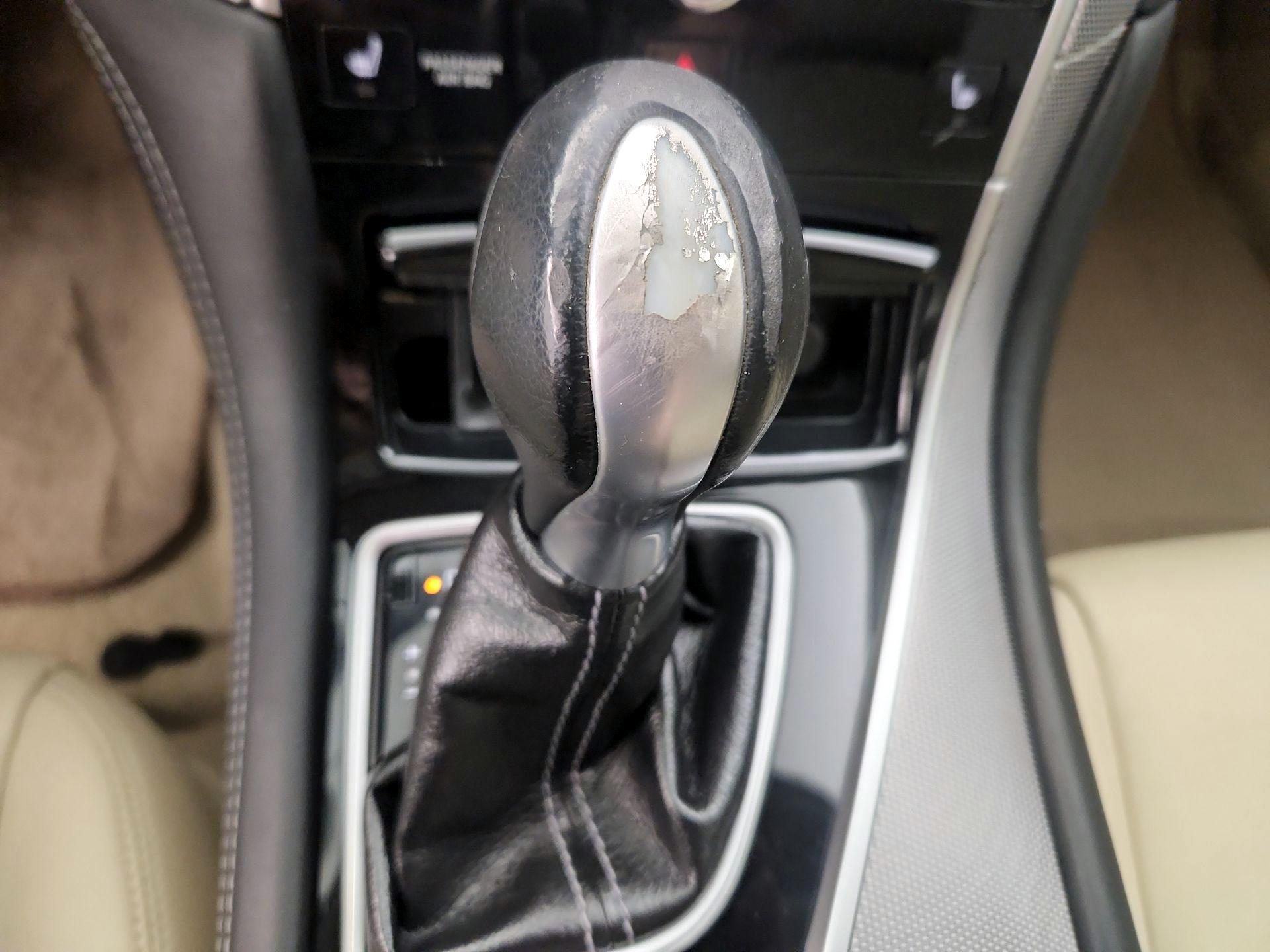 Thumbnail: 2015 INFINITI Q50 - 17