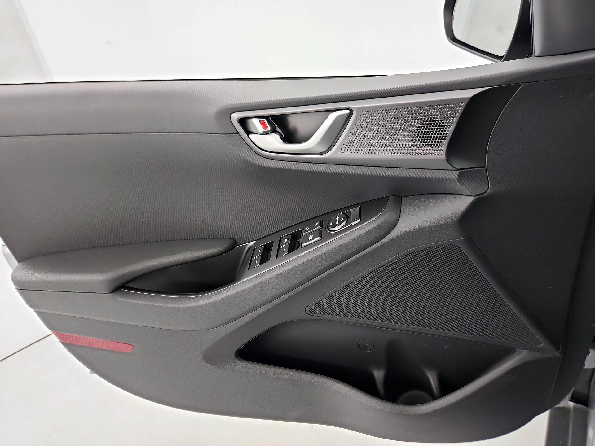 Thumbnail: 2022 Hyundai Ioniq - 12