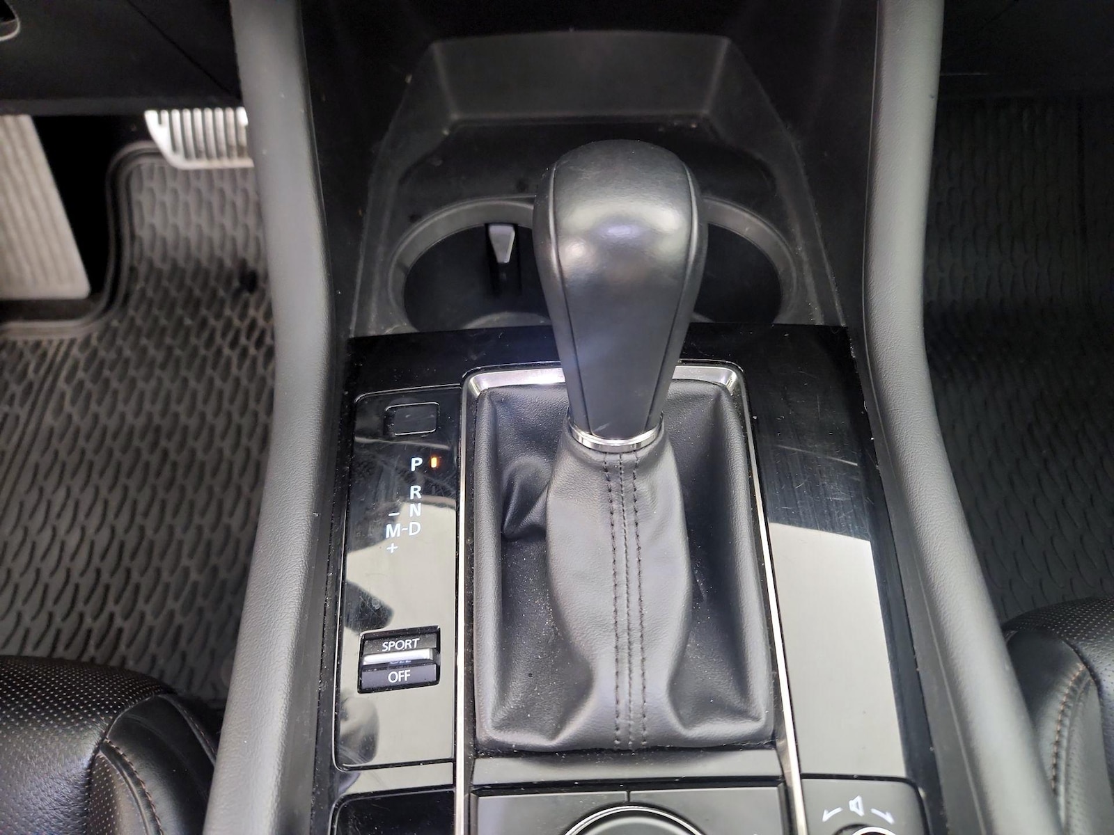 2022 Mazda Mazda3 Premium - Photo 18