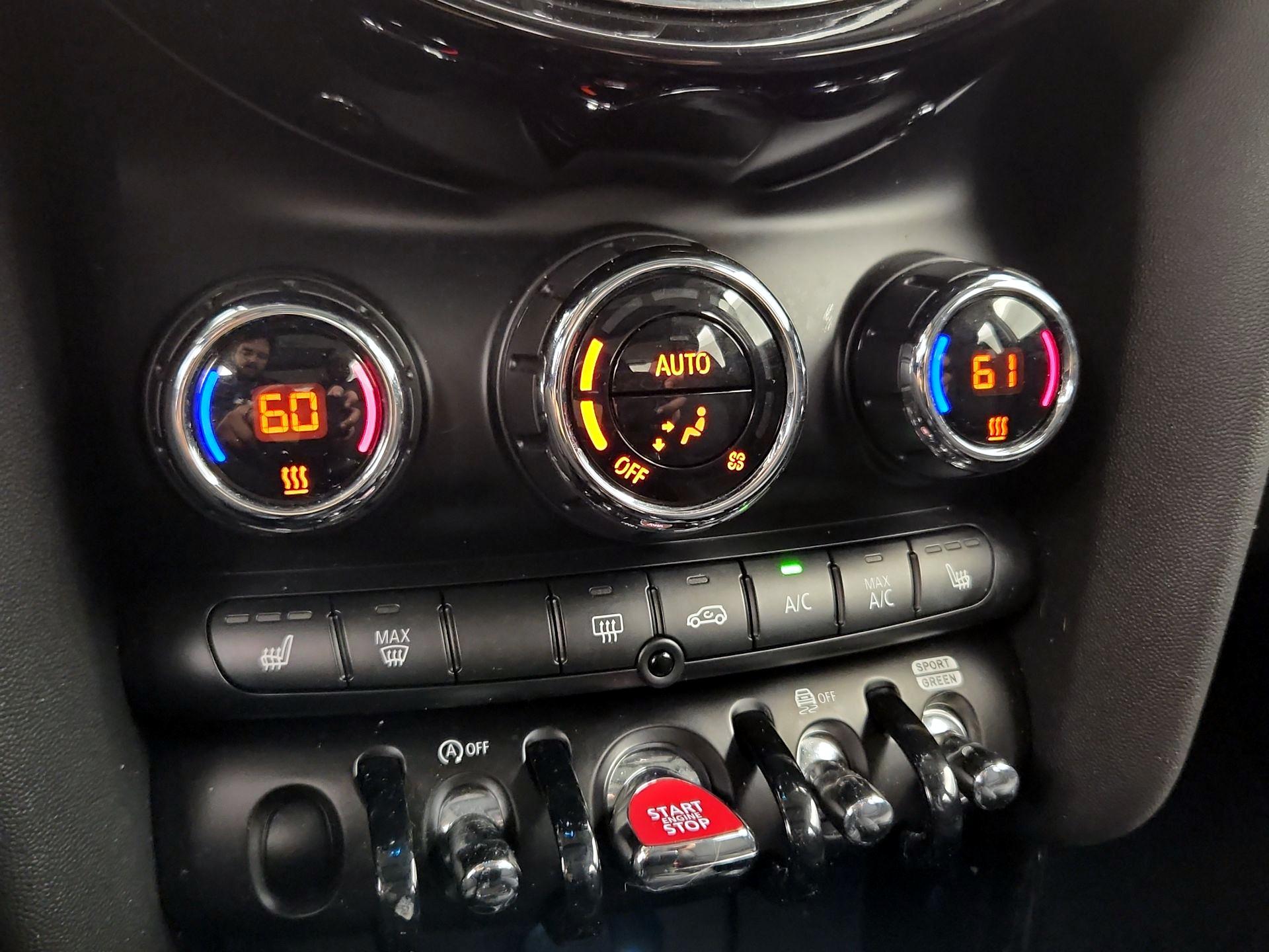 Thumbnail: 2022 MINI Cooper Hardtop - 17