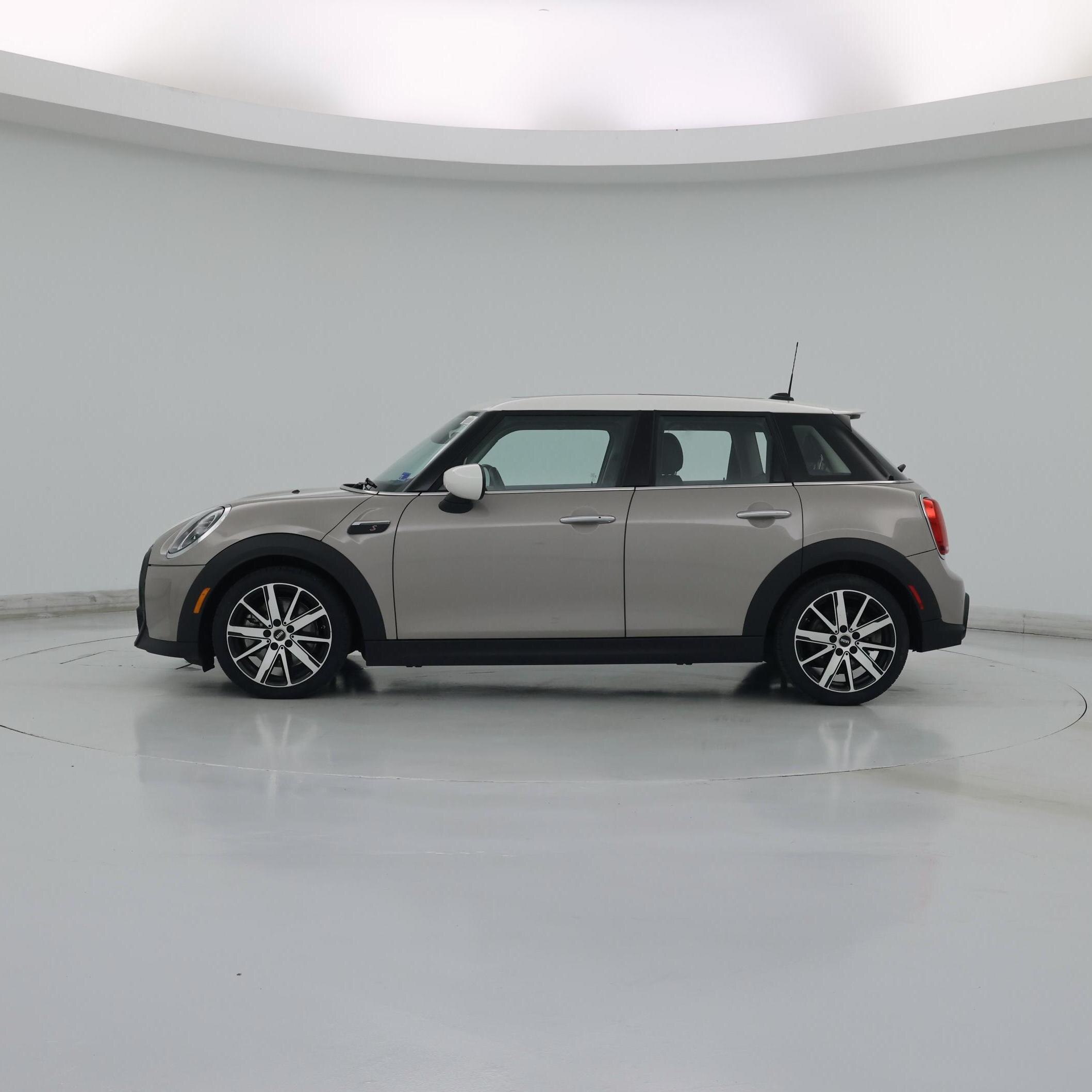 Thumbnail: 2022 MINI Cooper Hardtop - 3