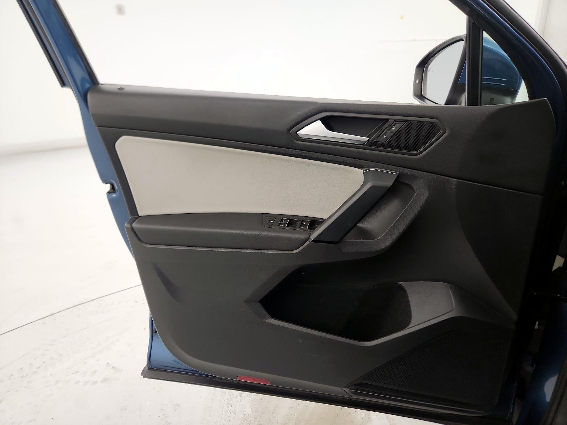 Thumbnail: 2019 Volkswagen Tiguan - 12