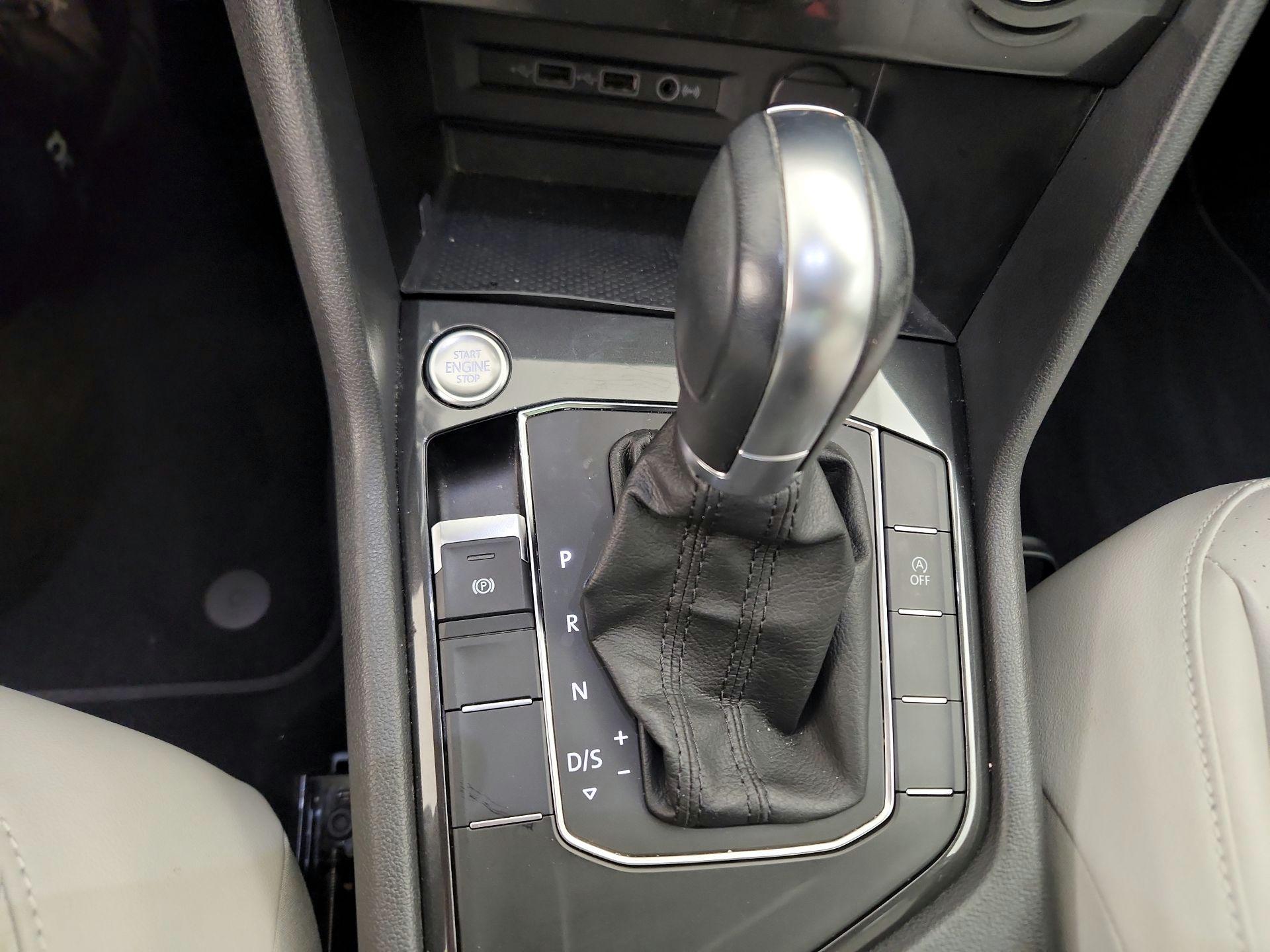 Thumbnail: 2019 Volkswagen Tiguan - 17