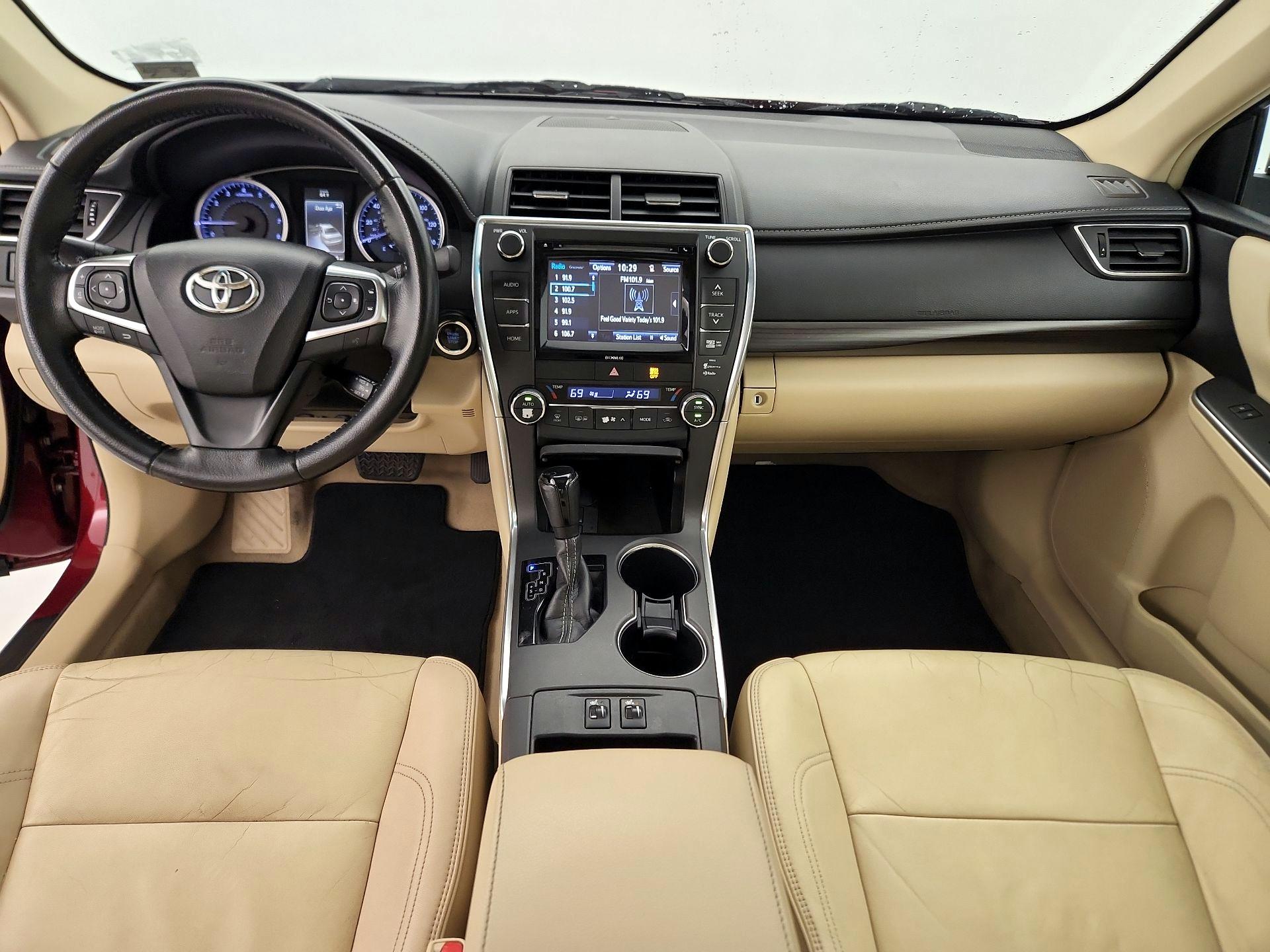 Thumbnail: 2016 Toyota Camry - 9