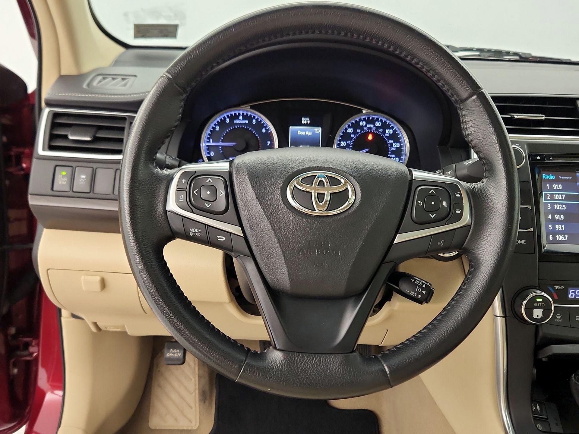 Thumbnail: 2016 Toyota Camry - 10