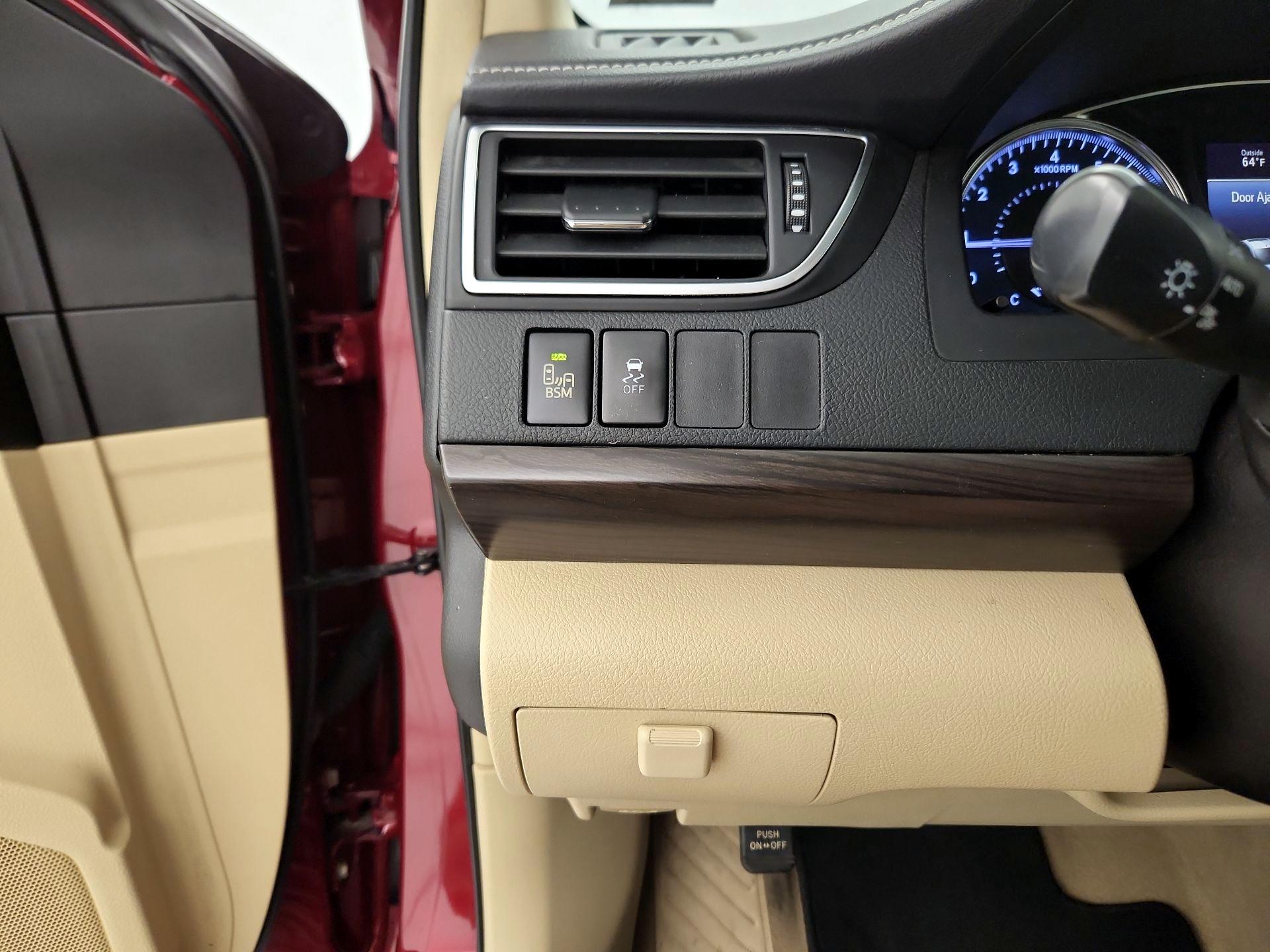 Thumbnail: 2016 Toyota Camry - 13