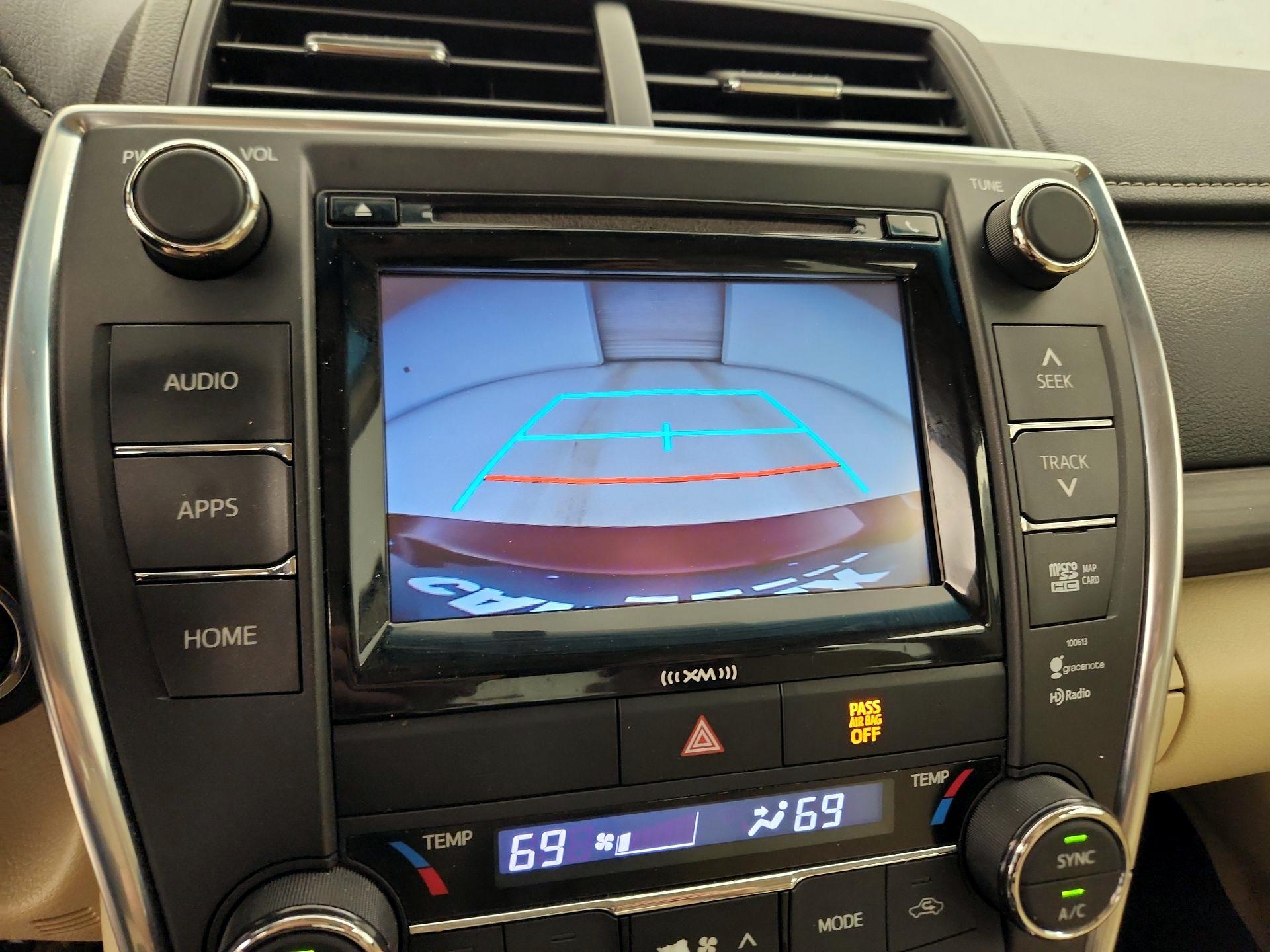 Thumbnail: 2016 Toyota Camry - 14