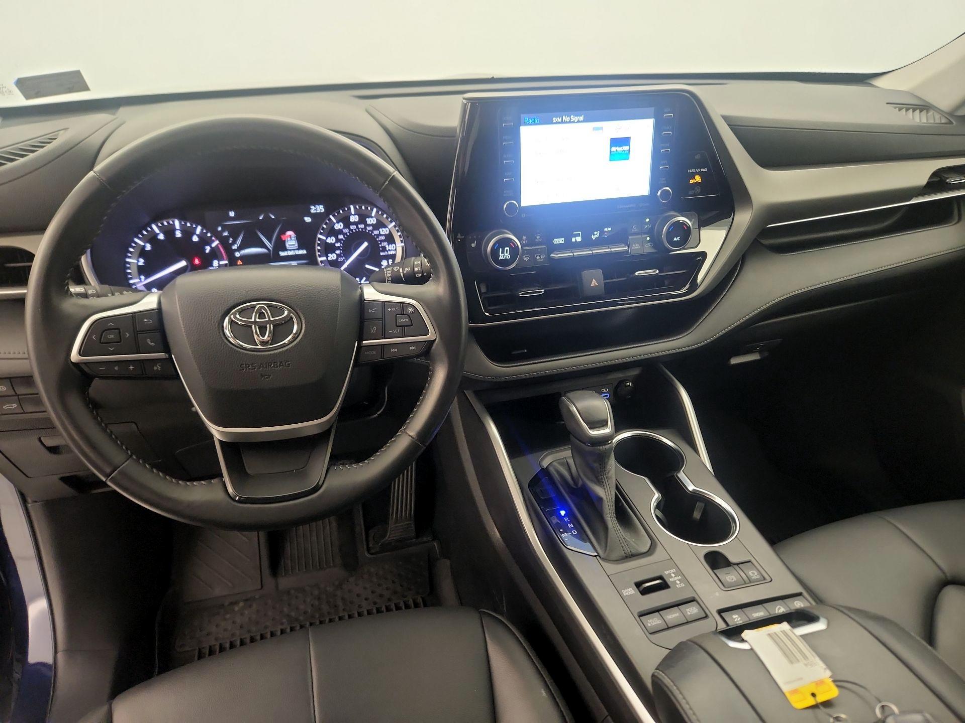 Thumbnail: 2022 Toyota Highlander - 9