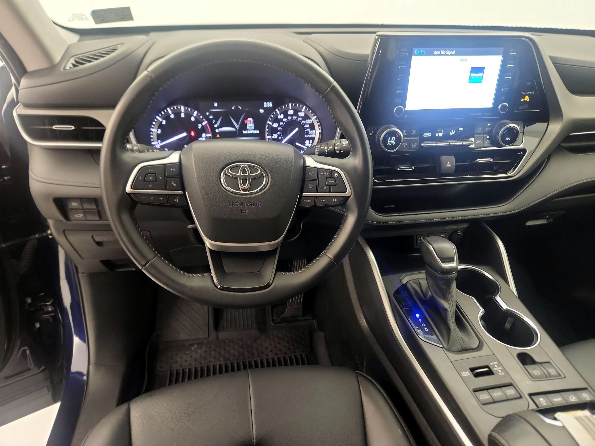 Thumbnail: 2022 Toyota Highlander - 10