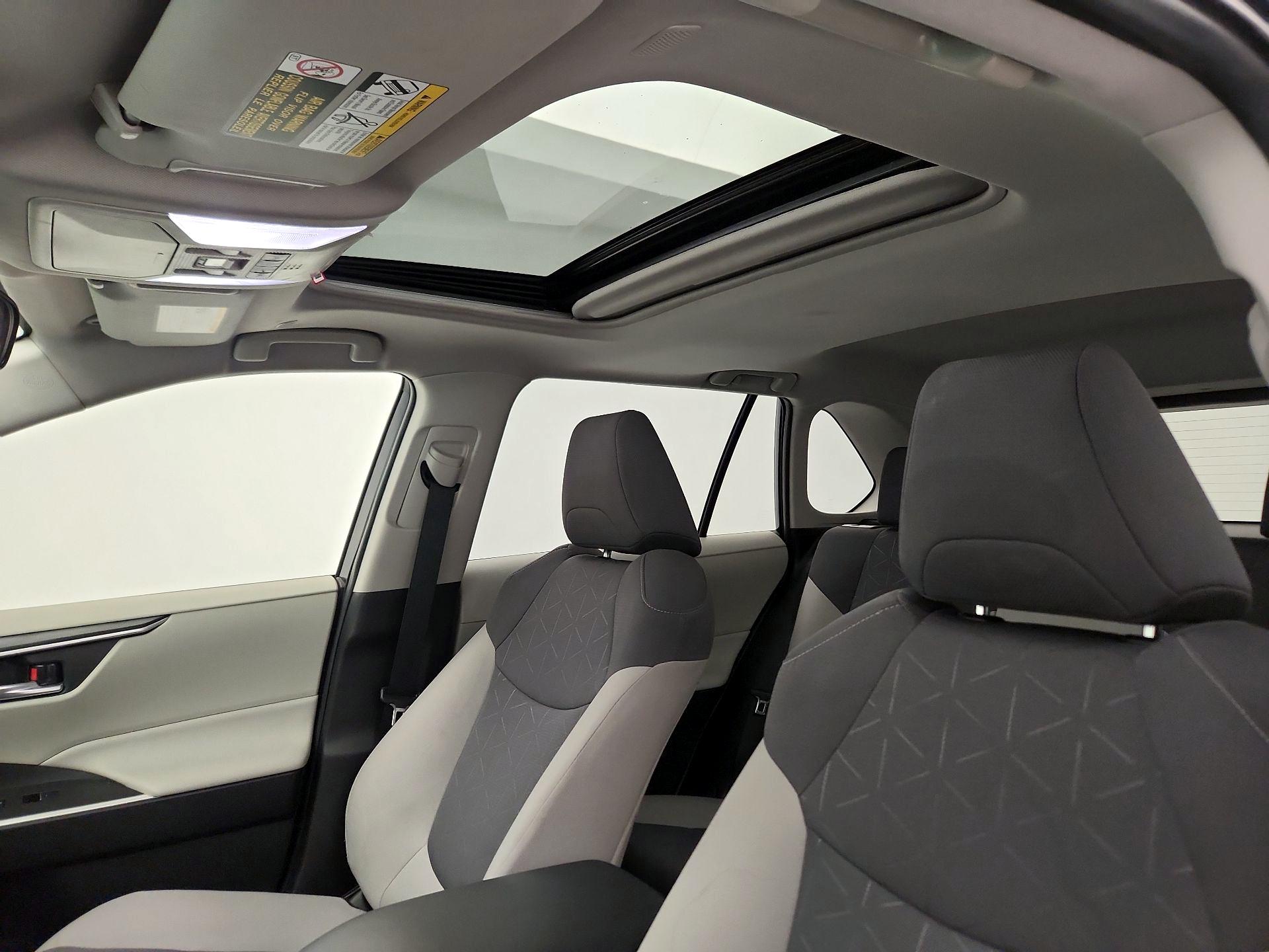 Thumbnail: 2023 Toyota RAV4 - 20