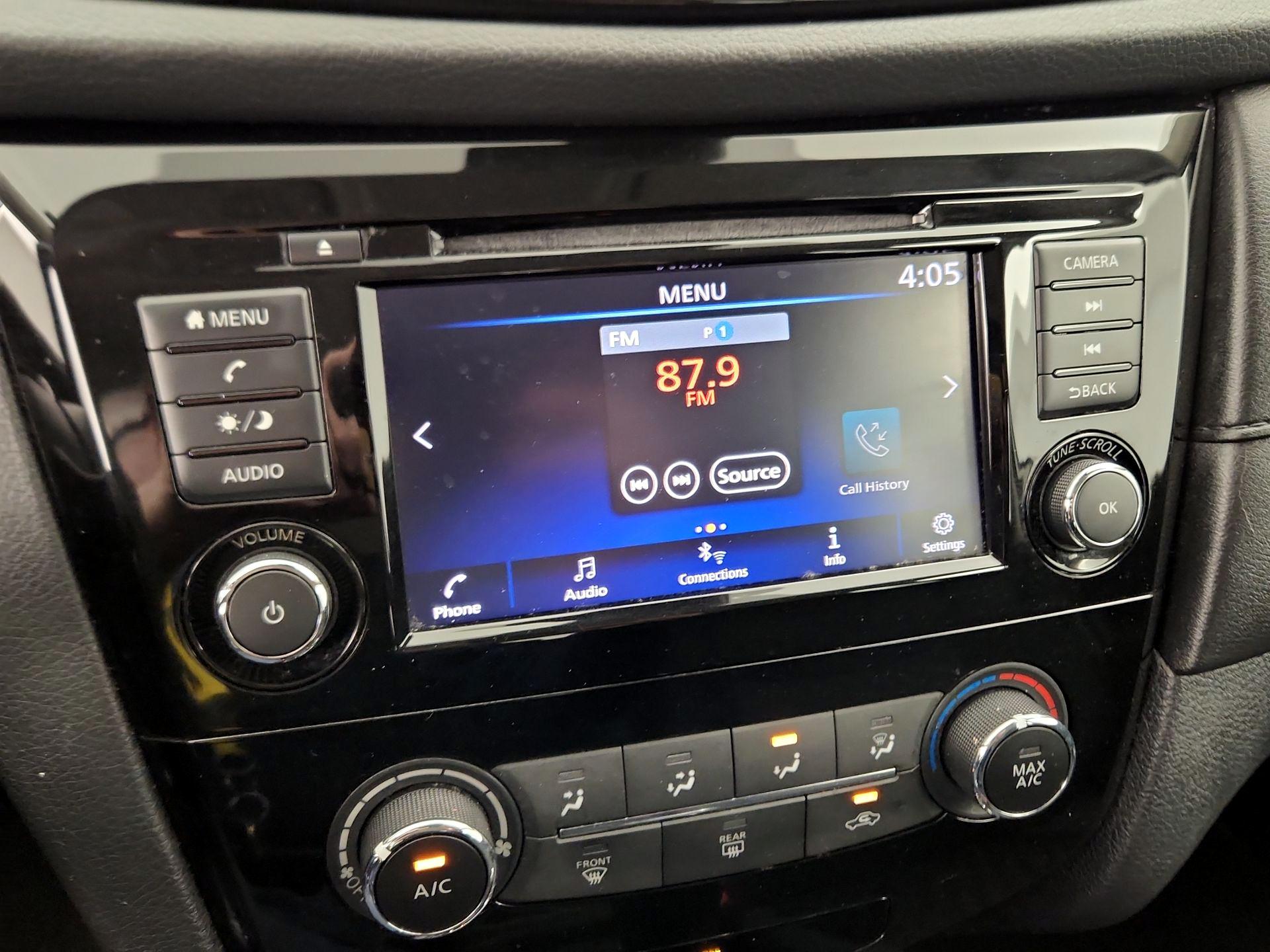 Thumbnail: 2019 Nissan Rogue - 15