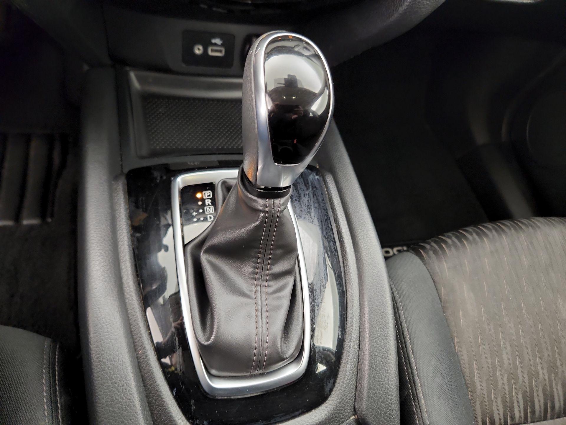 Thumbnail: 2019 Nissan Rogue - 17