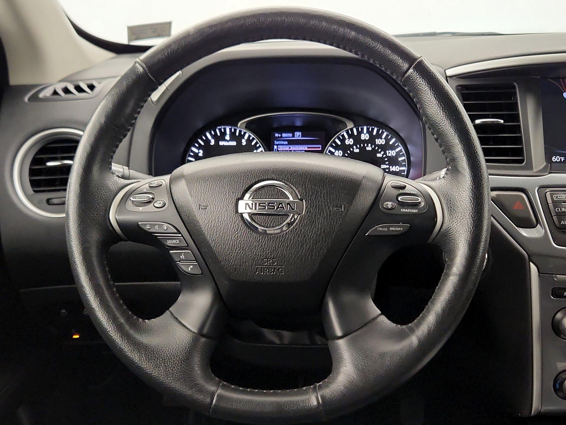 Thumbnail: 2019 Nissan Pathfinder - 10