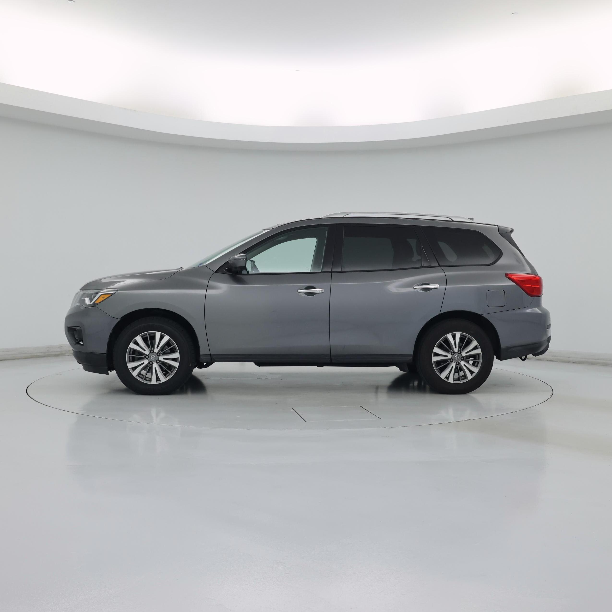 Thumbnail: 2019 Nissan Pathfinder - 3