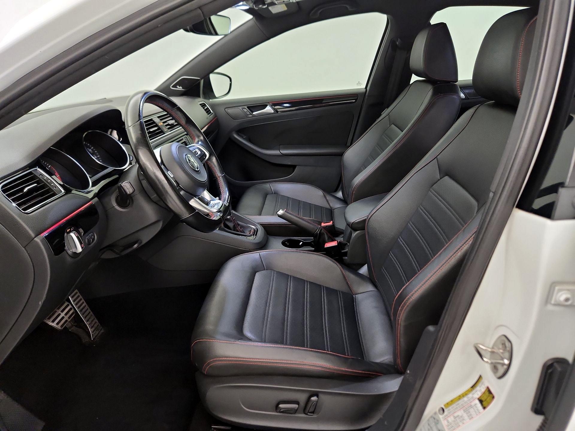 Thumbnail: 2017 Volkswagen Jetta - 11