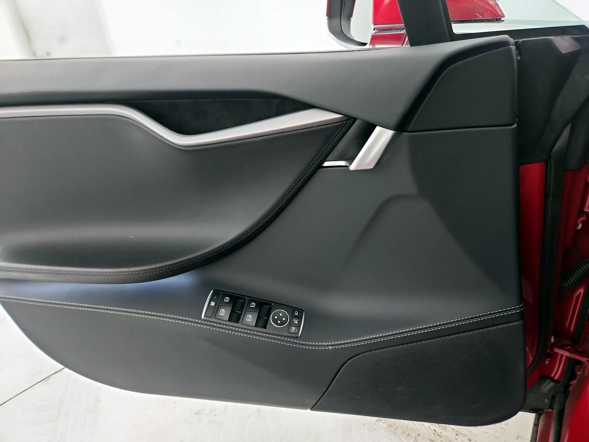 Thumbnail: 2020 Tesla Model S - 12