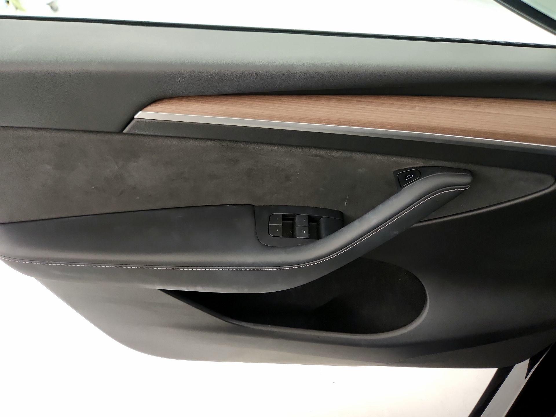 Thumbnail: 2023 Tesla Model Y - 12