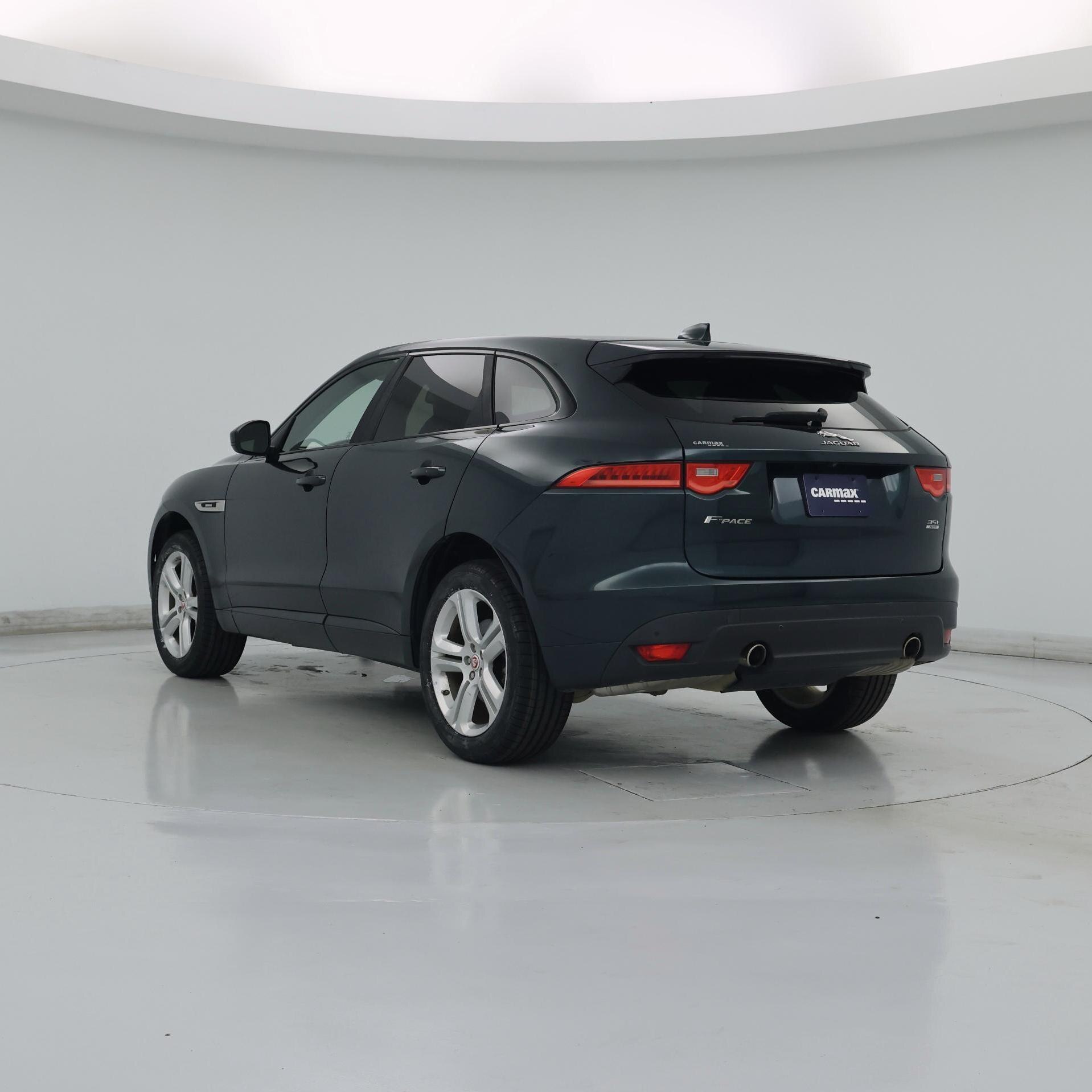 Thumbnail: 2017 Jaguar F-Pace - 2