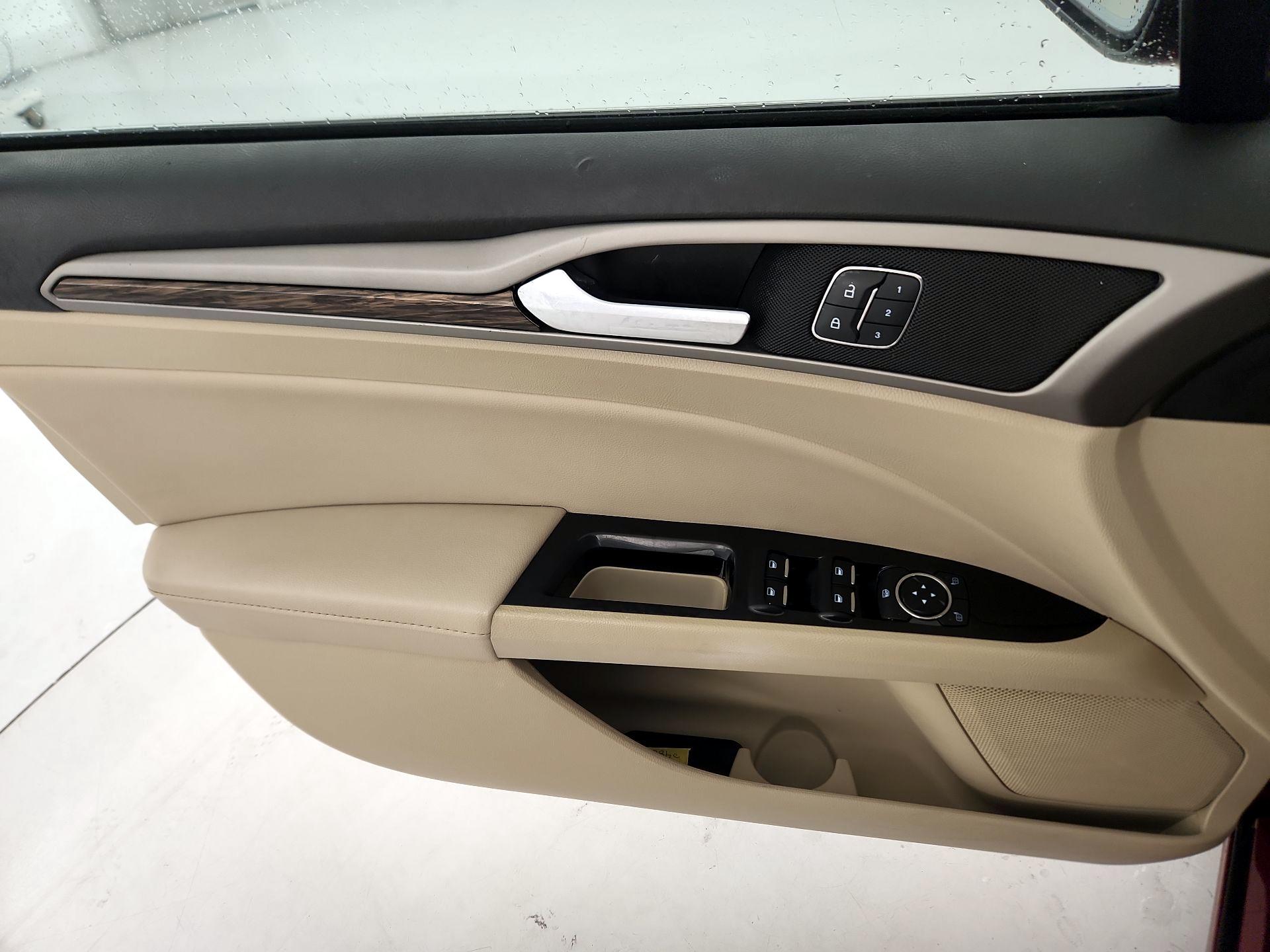 Thumbnail: 2014 Ford Fusion - 10