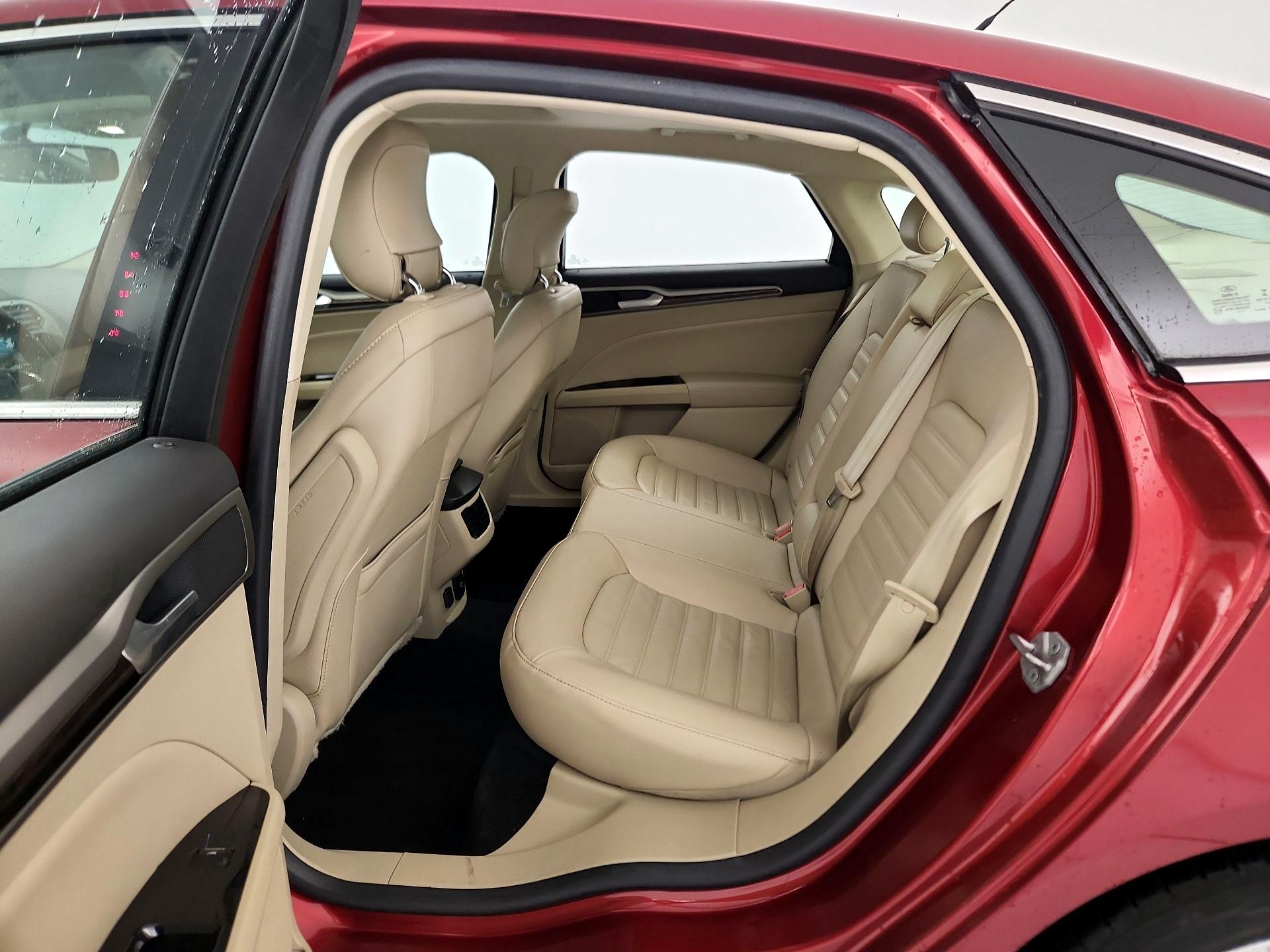Thumbnail: 2014 Ford Fusion - 17