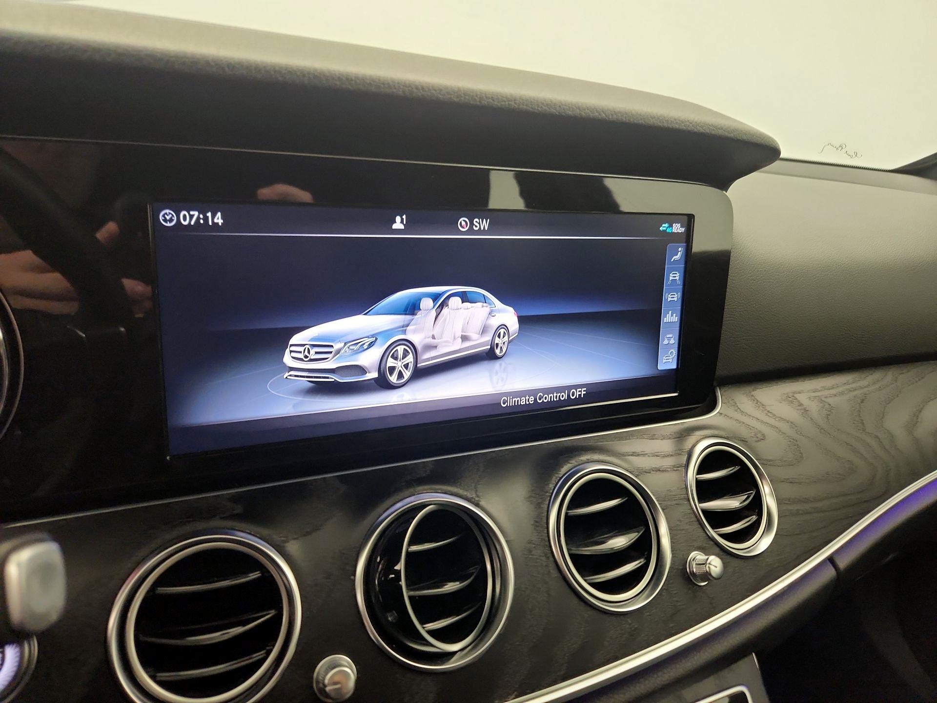 Thumbnail: 2019 Mercedes-Benz E-Class - 12