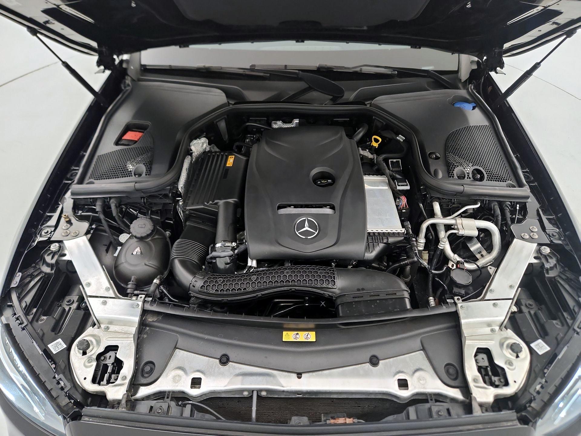 Thumbnail: 2019 Mercedes-Benz E-Class - 17