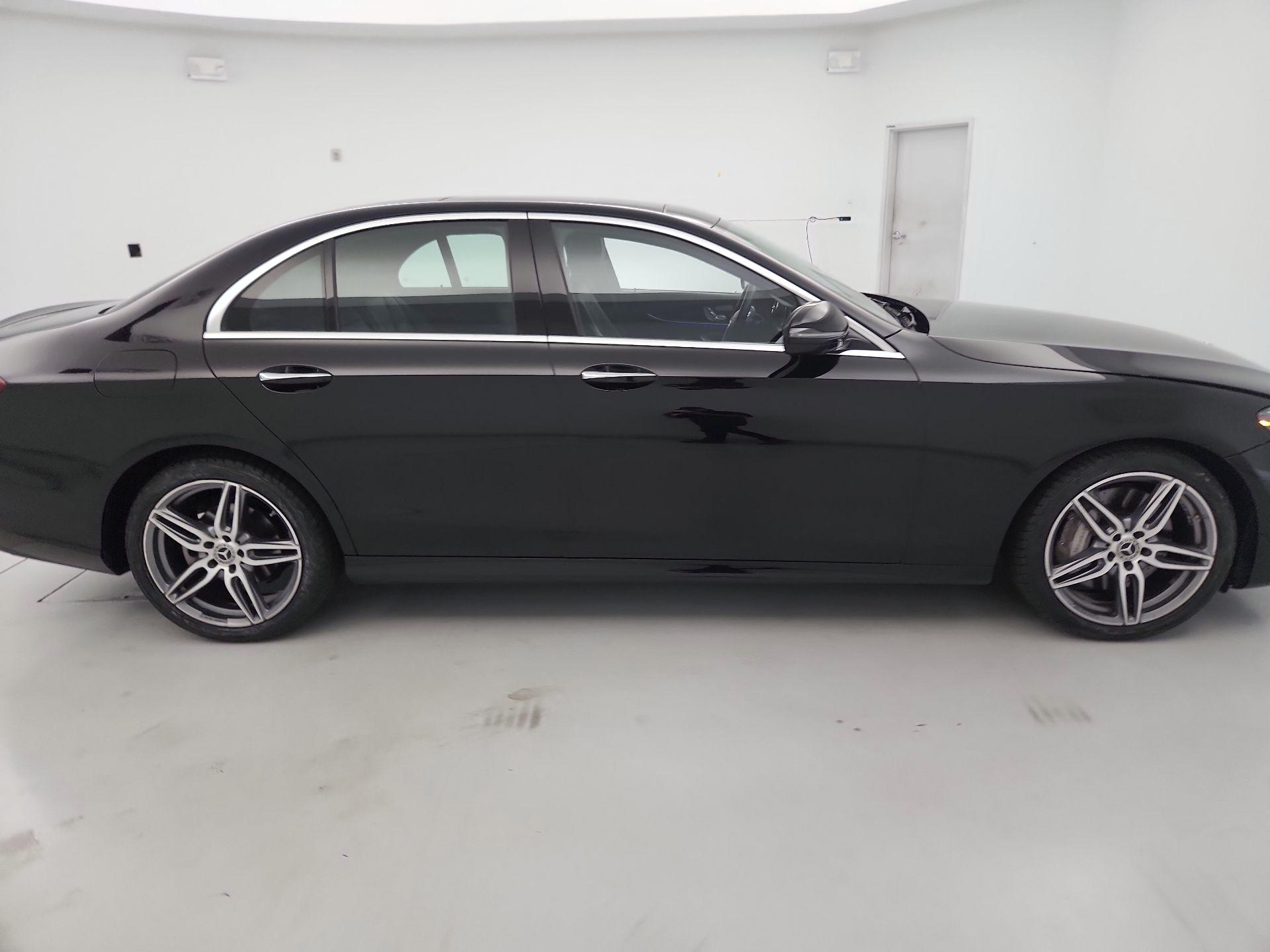 Thumbnail: 2019 Mercedes-Benz E-Class - 4