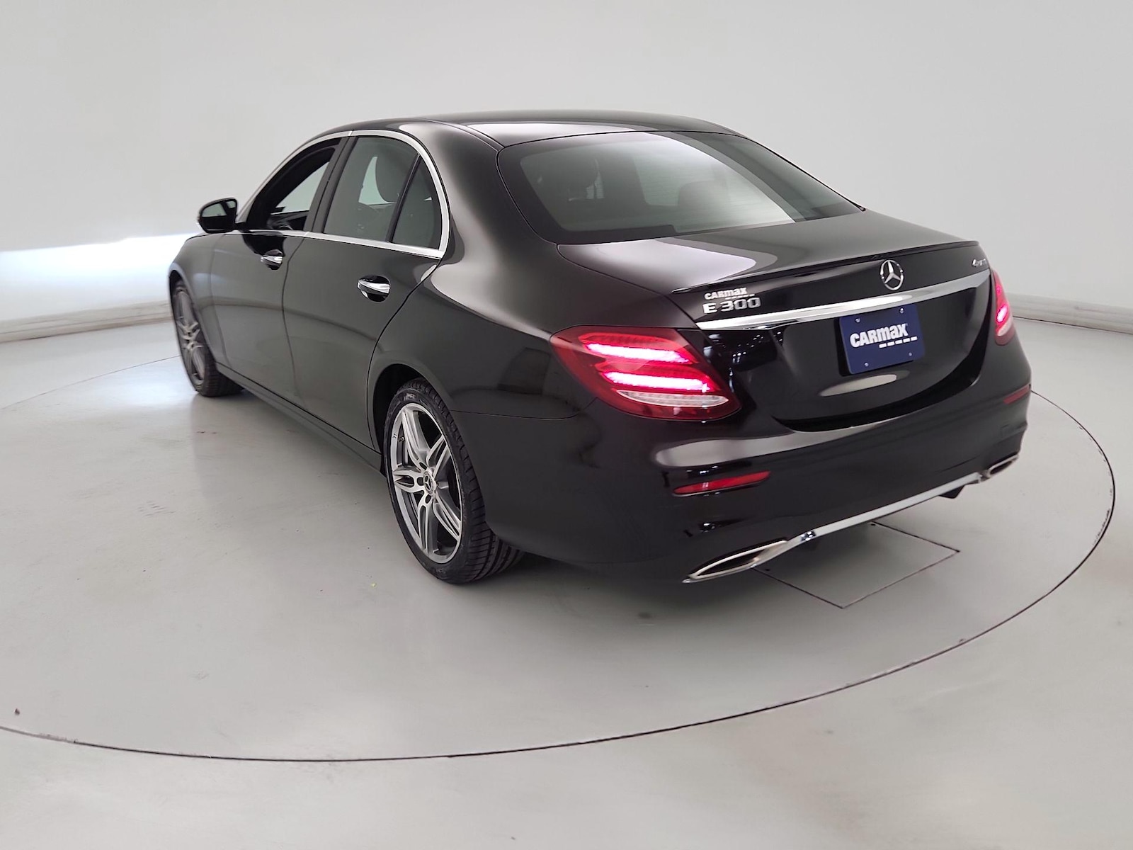 2019 Mercedes-Benz E-Class E300 - Photo 7