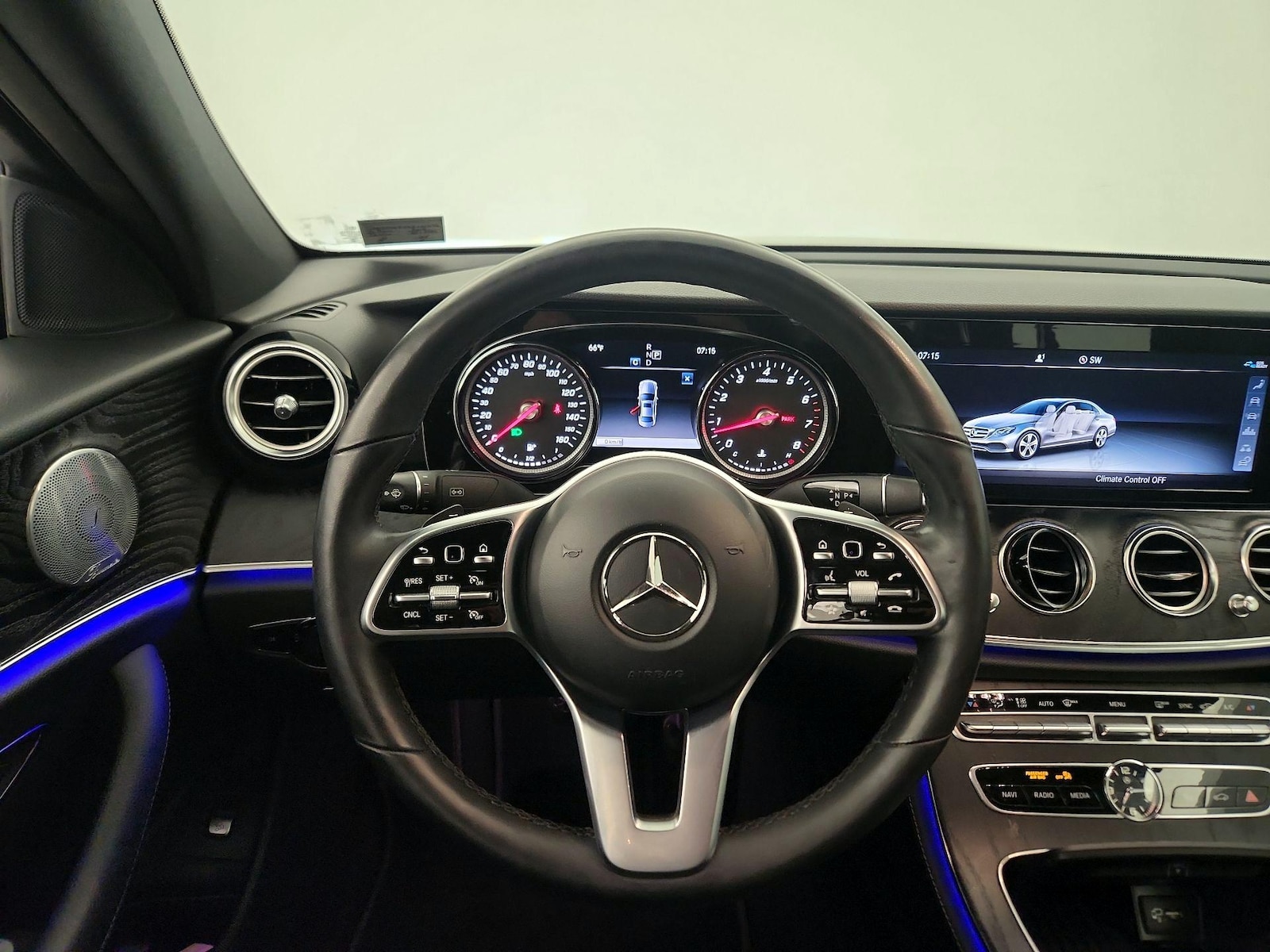 2019 Mercedes-Benz E-Class E300 - Photo 9