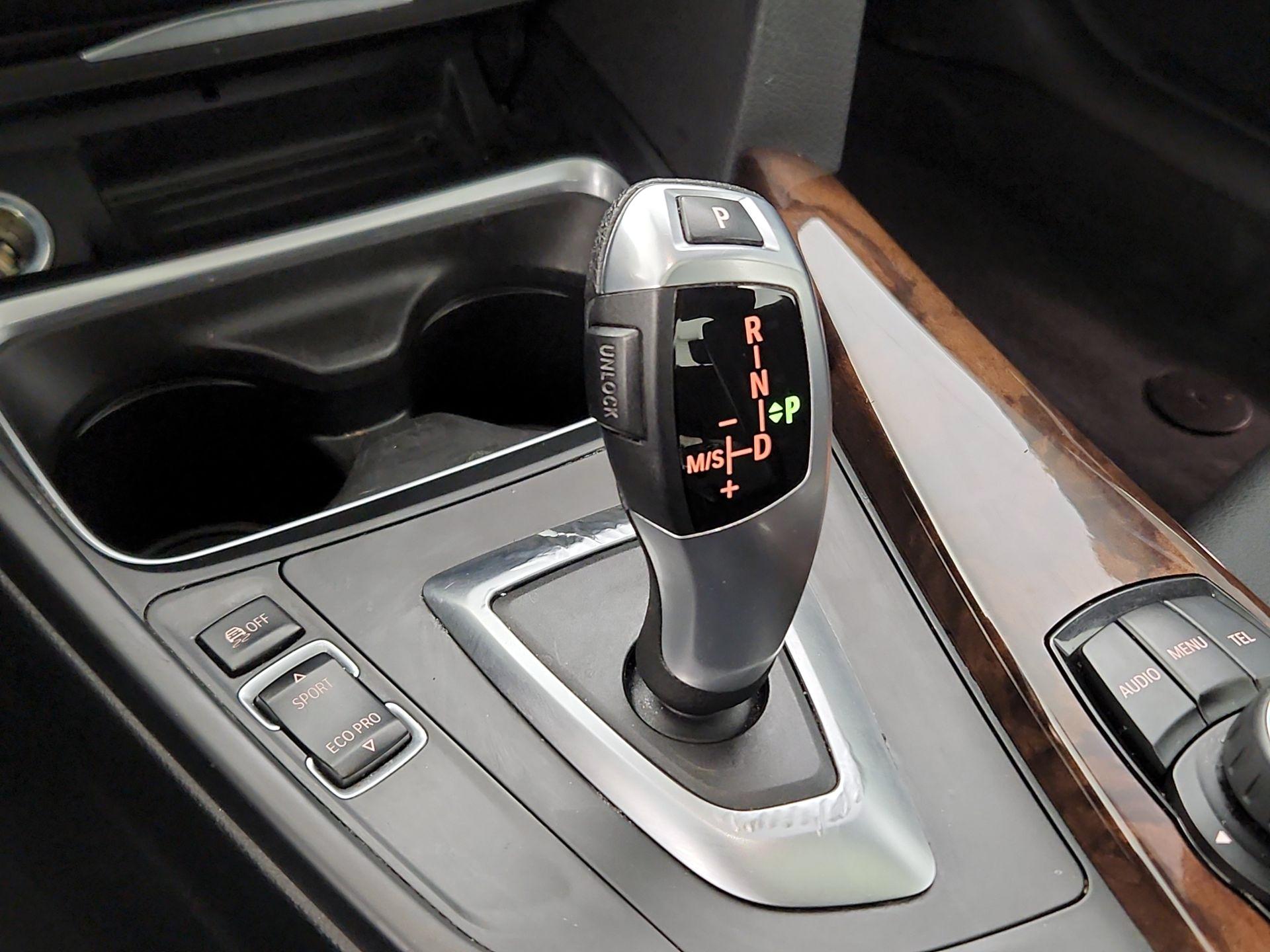 Thumbnail: 2015 BMW 3 Series - 16