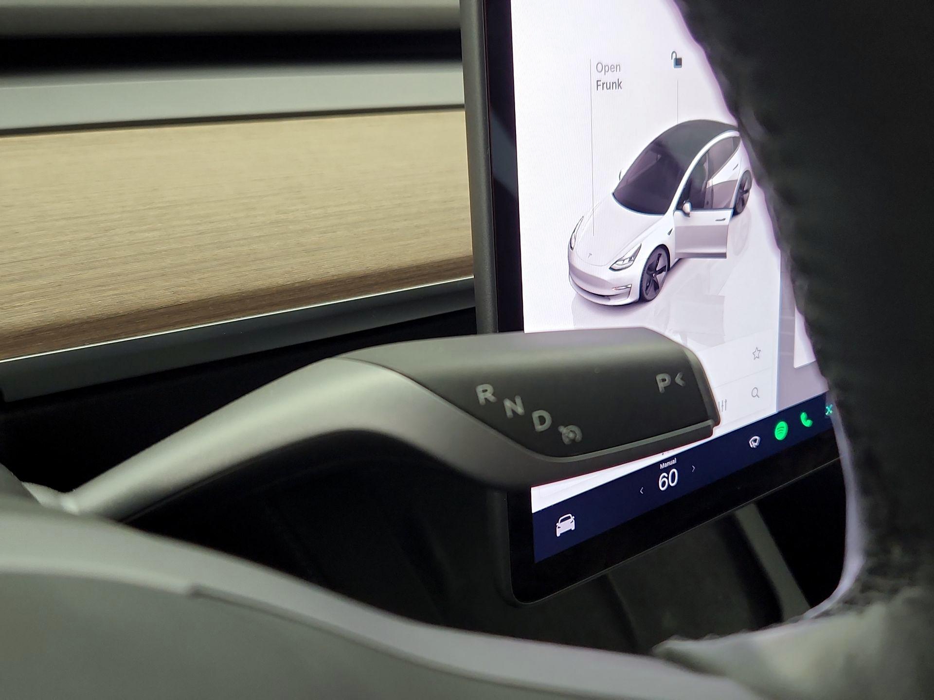 Thumbnail: 2022 Tesla Model 3 - 17