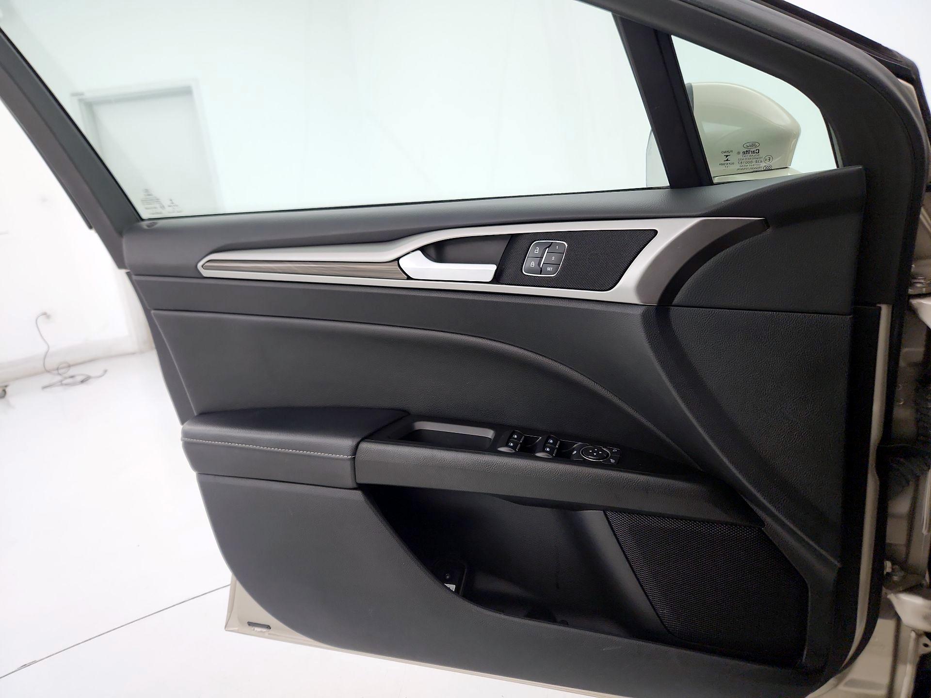 Thumbnail: 2018 Ford Fusion - 12