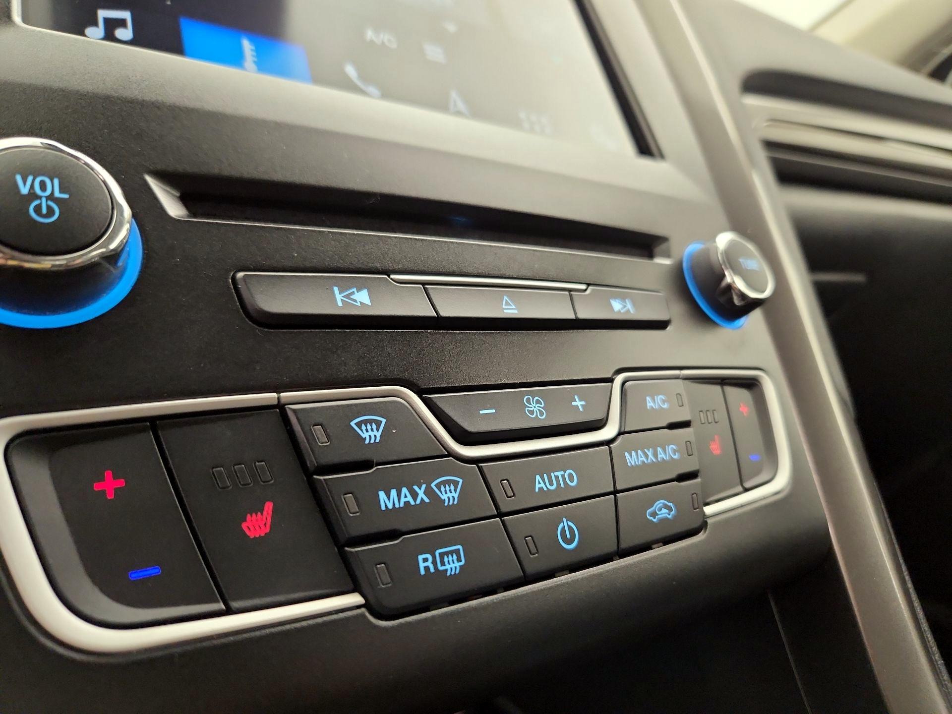 Thumbnail: 2018 Ford Fusion - 16