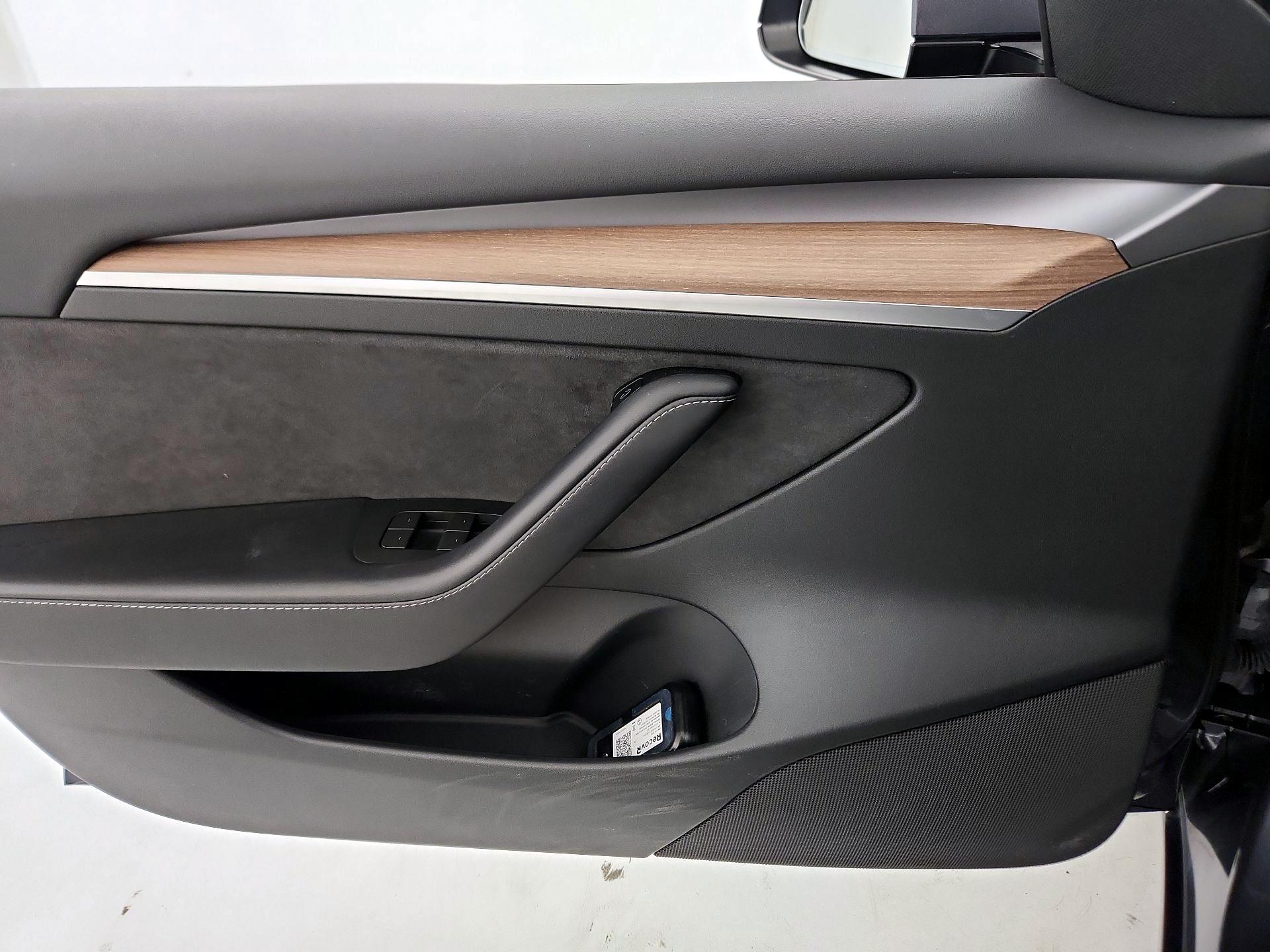 Thumbnail: 2023 Tesla Model 3 - 12