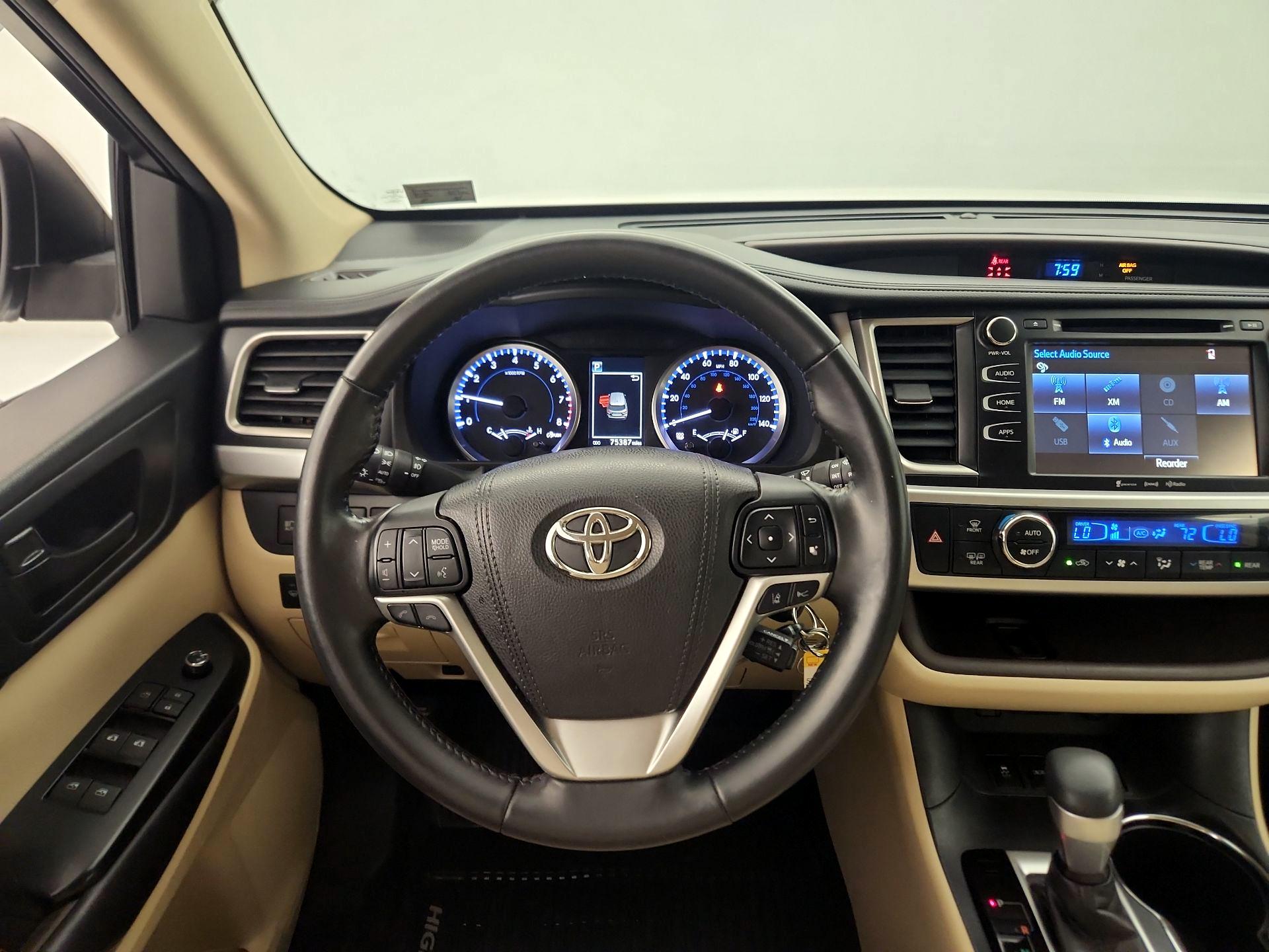 Thumbnail: 2017 Toyota Highlander - 10