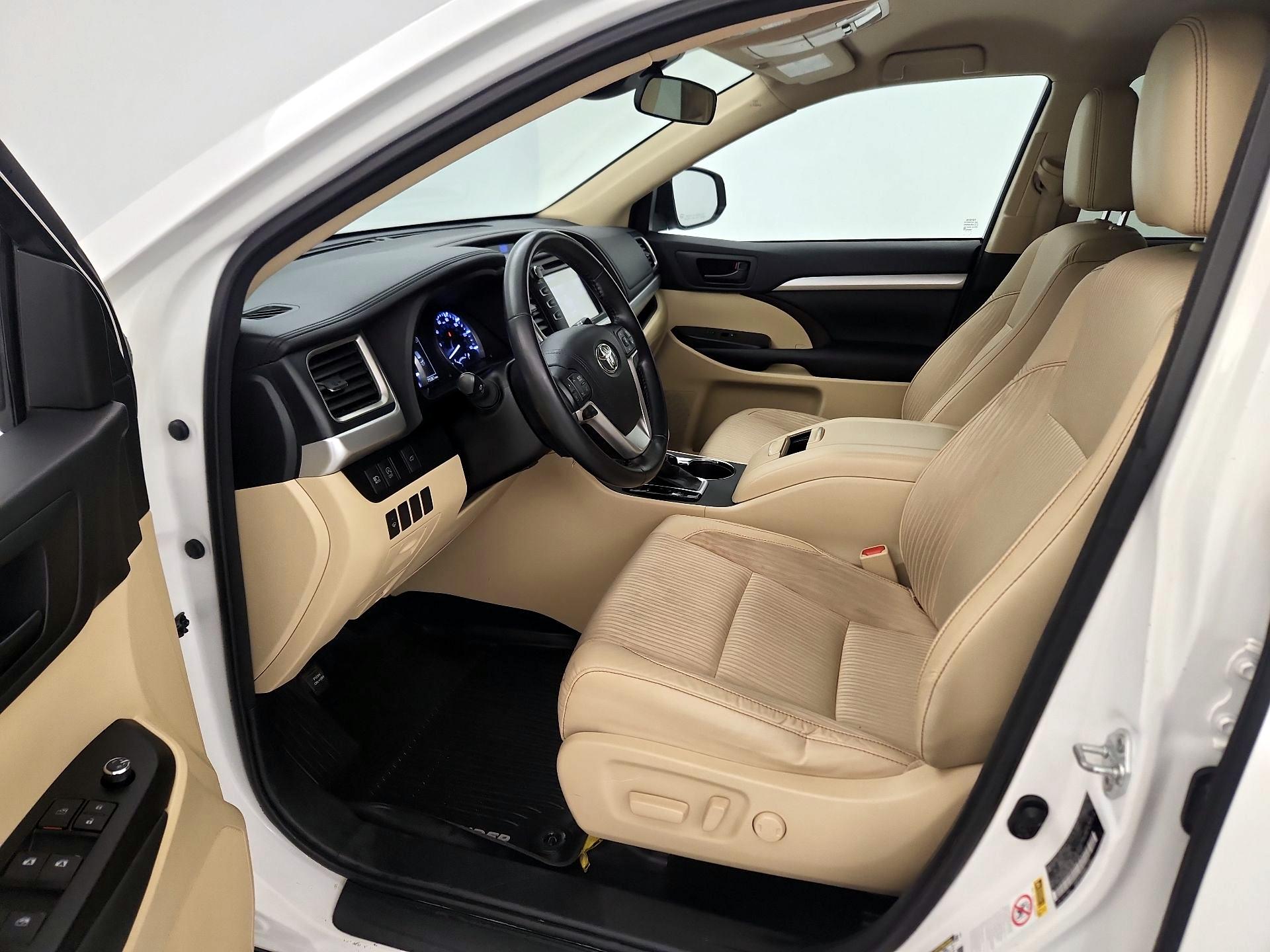Thumbnail: 2017 Toyota Highlander - 11
