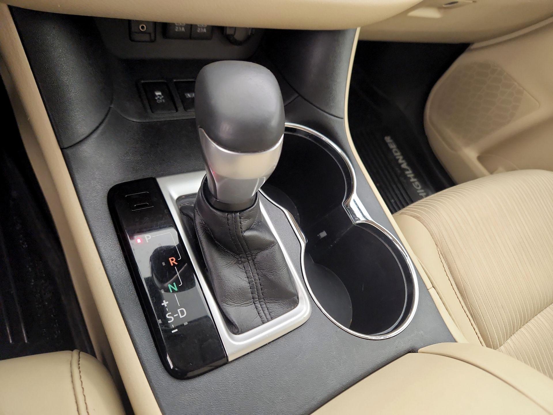 Thumbnail: 2017 Toyota Highlander - 15