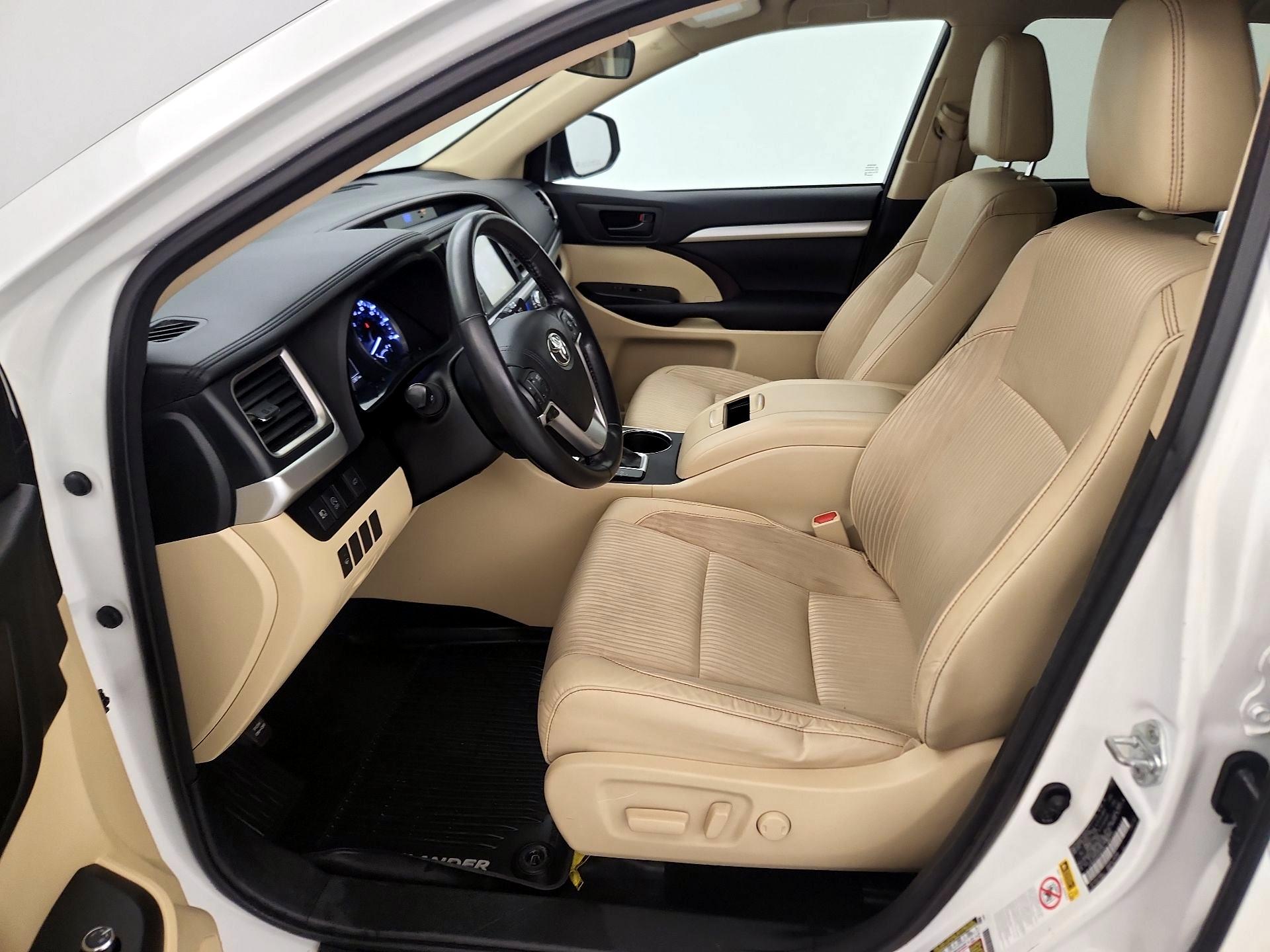 Thumbnail: 2017 Toyota Highlander - 16