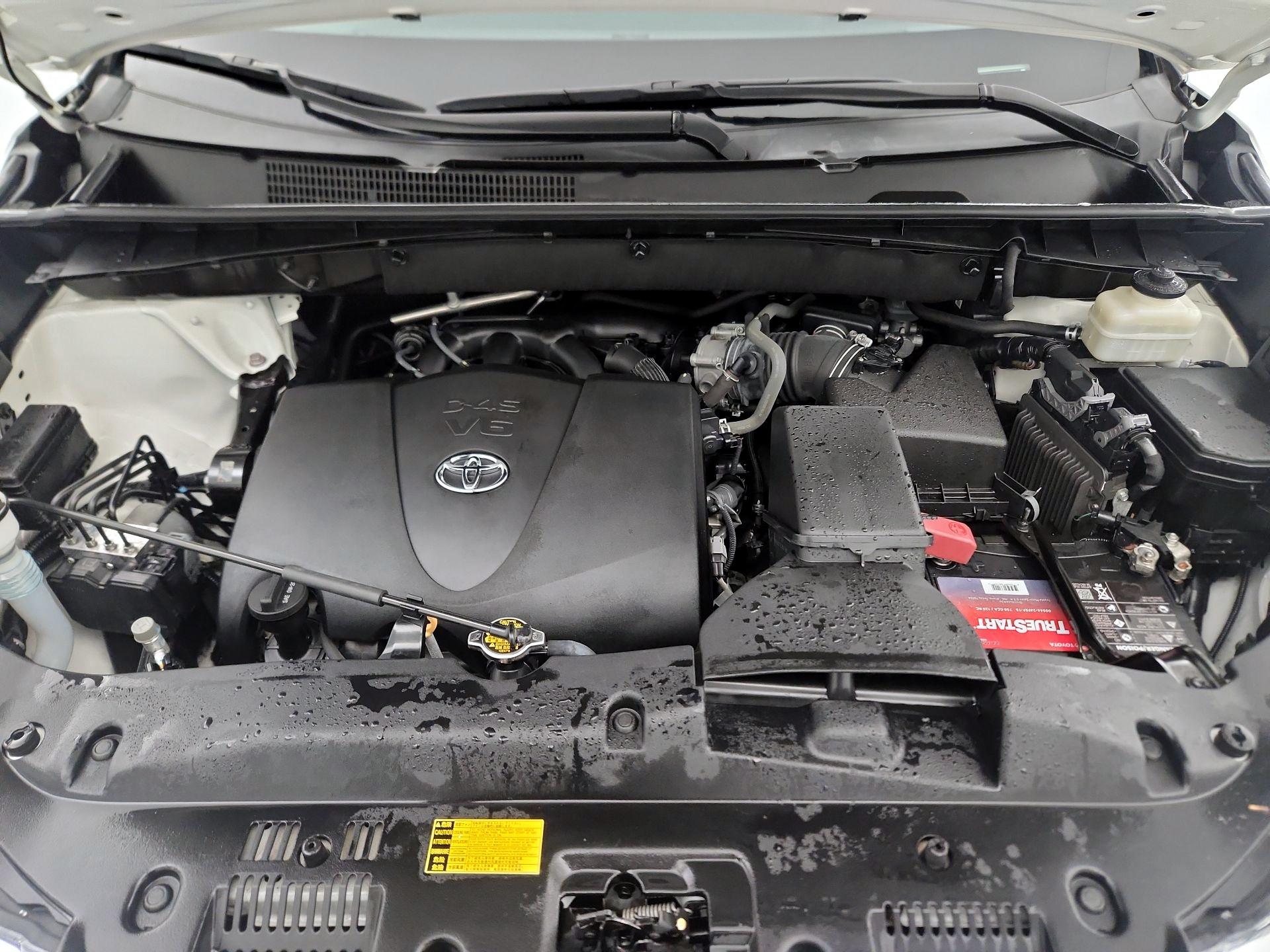 Thumbnail: 2017 Toyota Highlander - 18