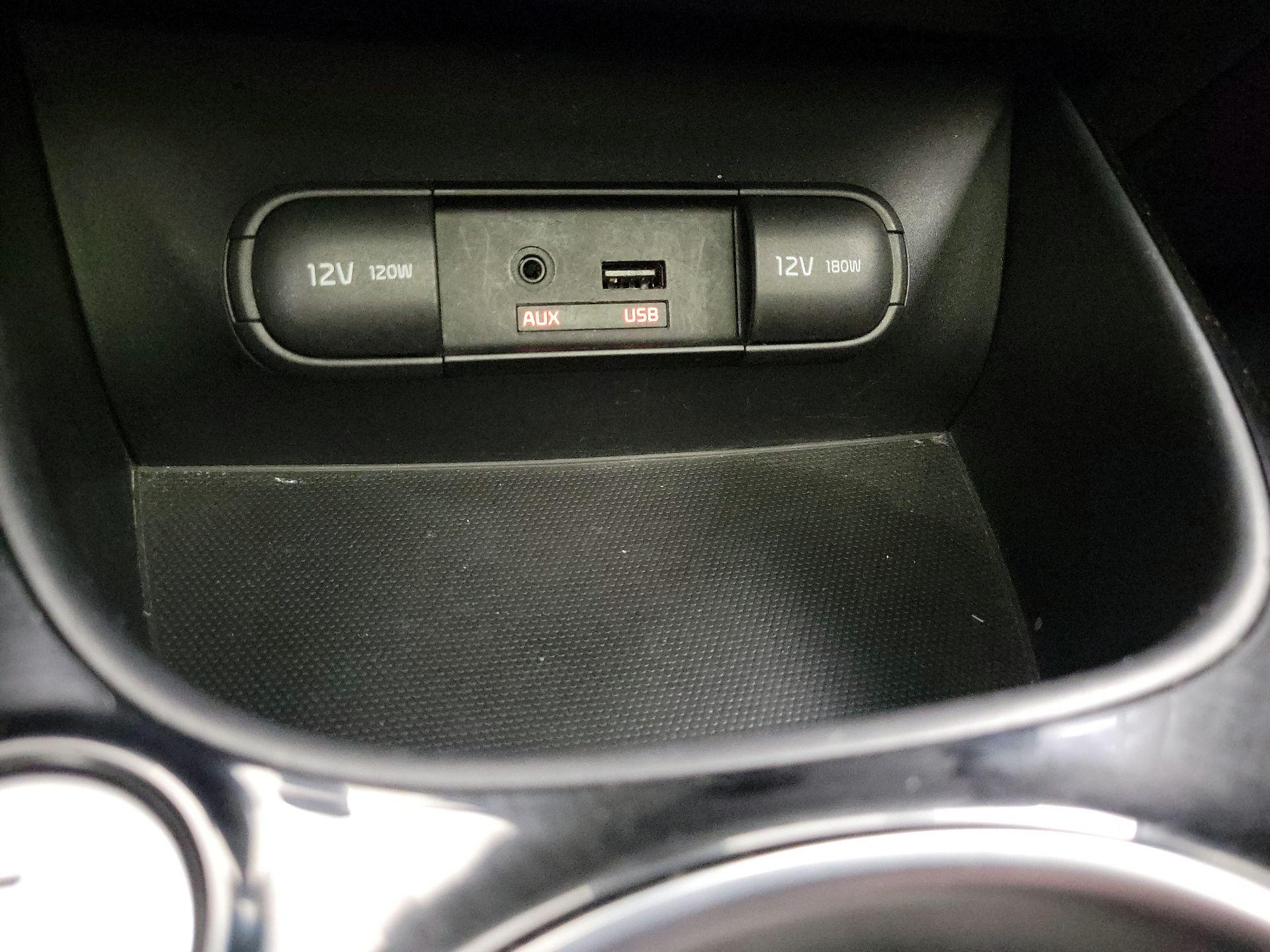 Thumbnail: 2015 Kia Soul - 19